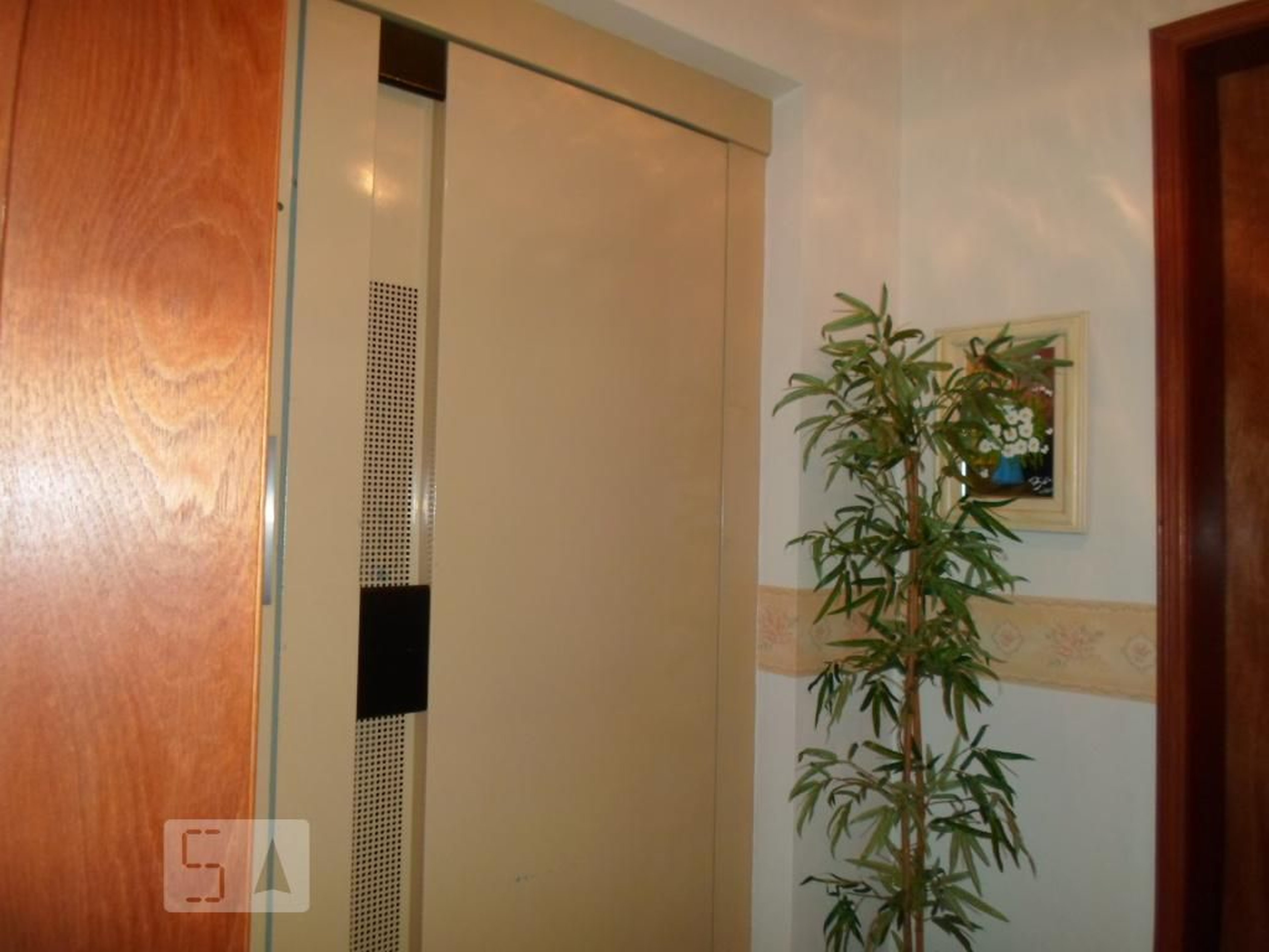 Elevador - Royal Gate