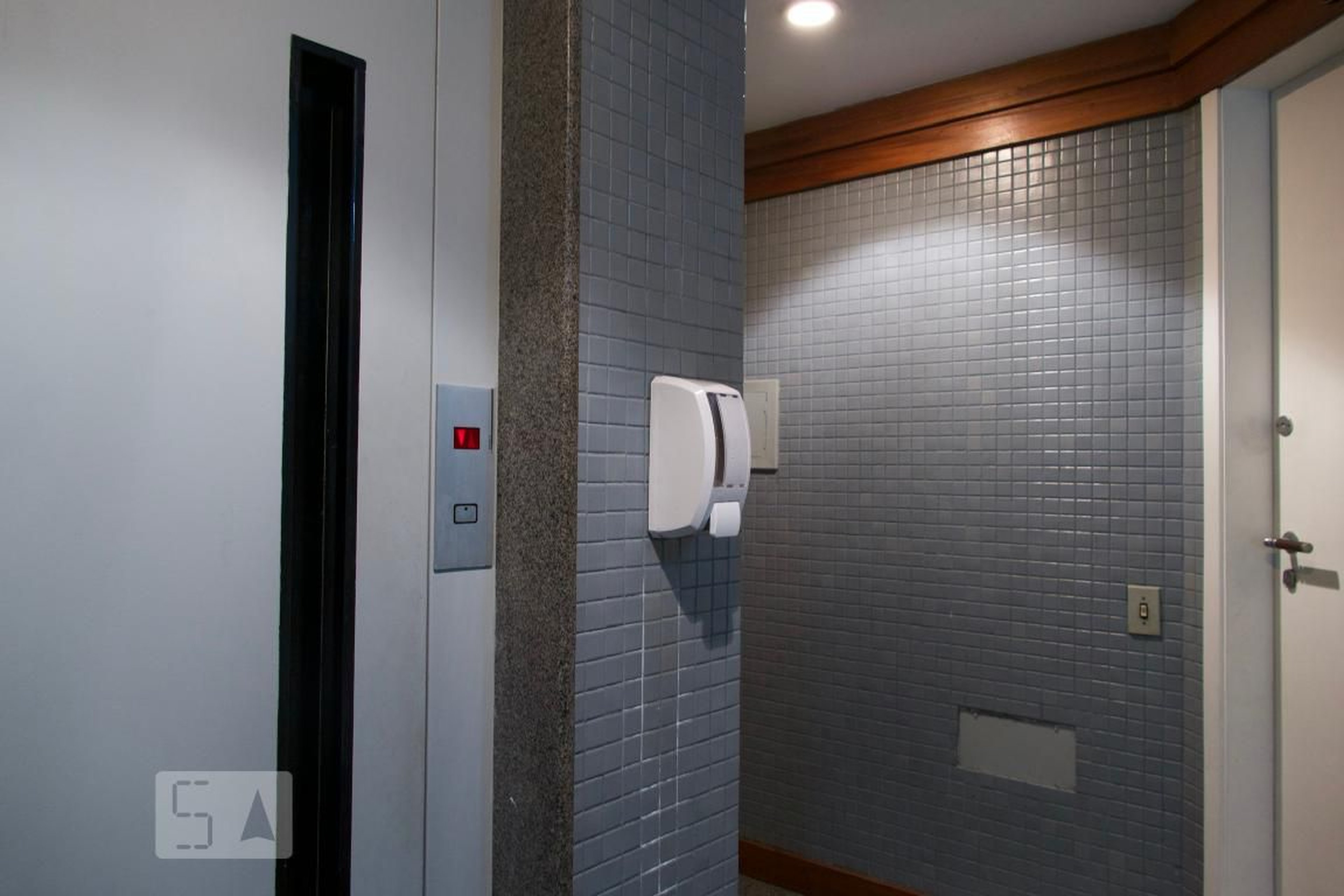 elevador - Edifício Parque da Gávea