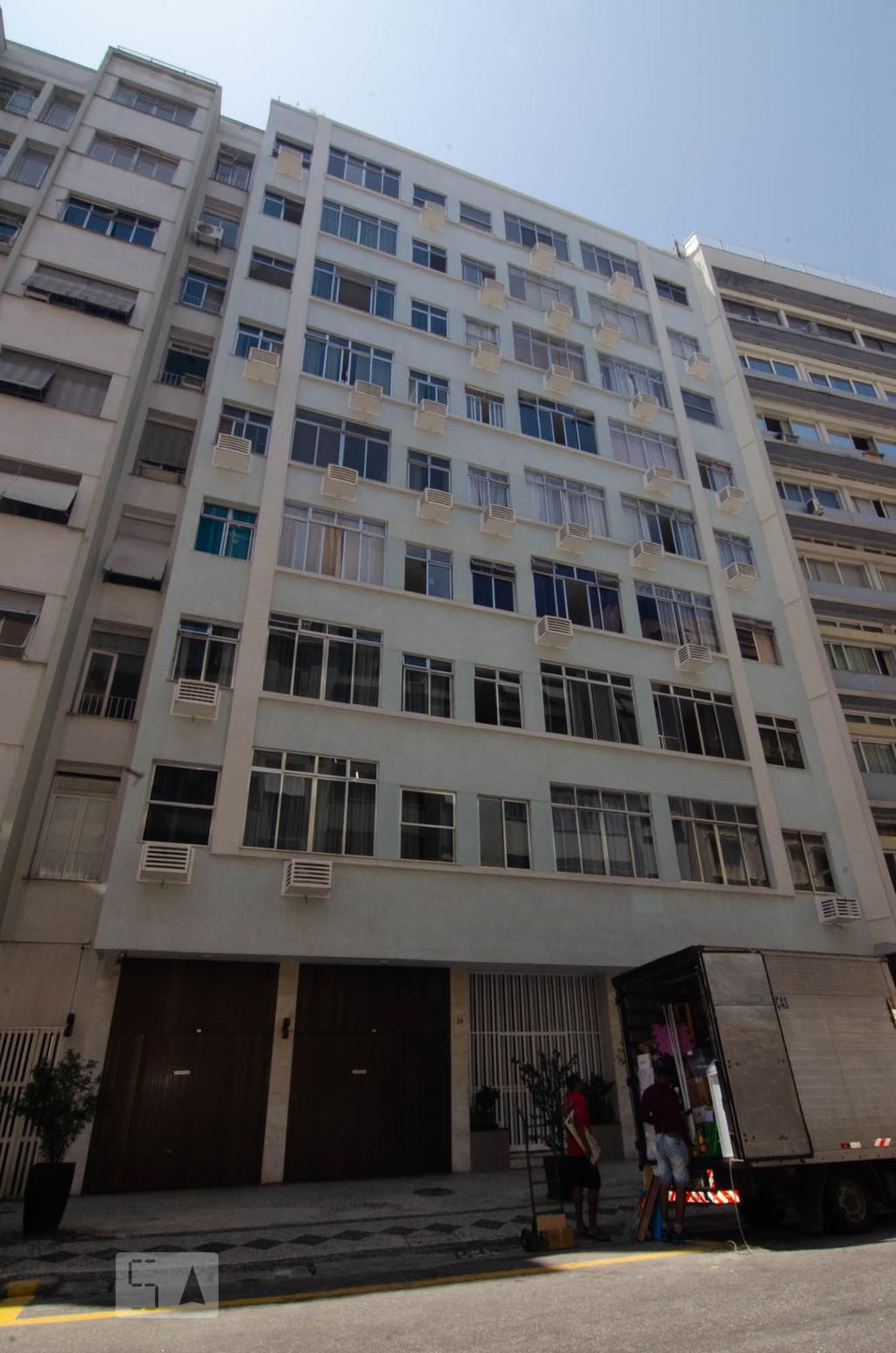 Fachada Condomínio em Rua Ferreira Viana, 36