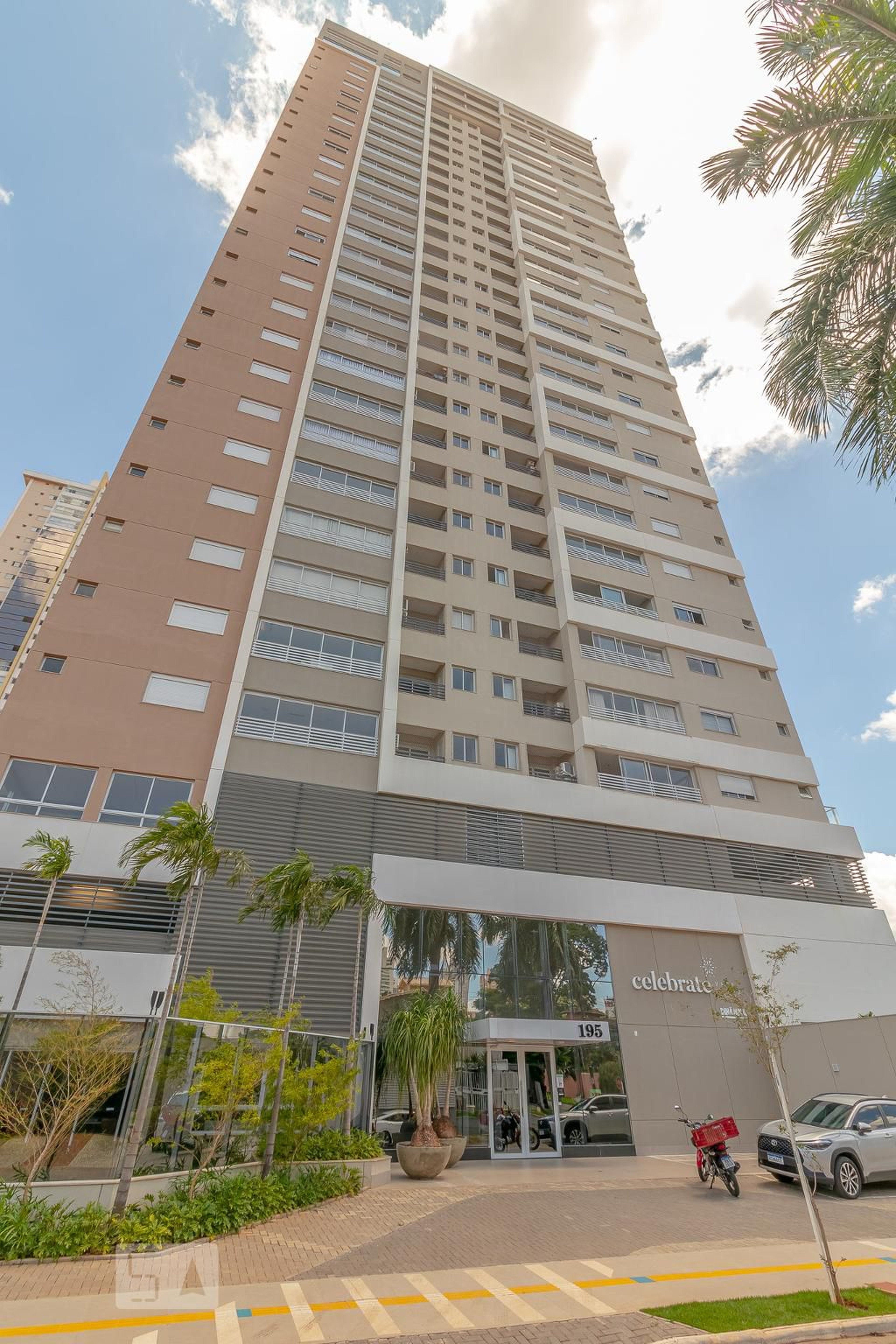 Fachada do Condomínio Condomínio Celebrate Vaca Brava