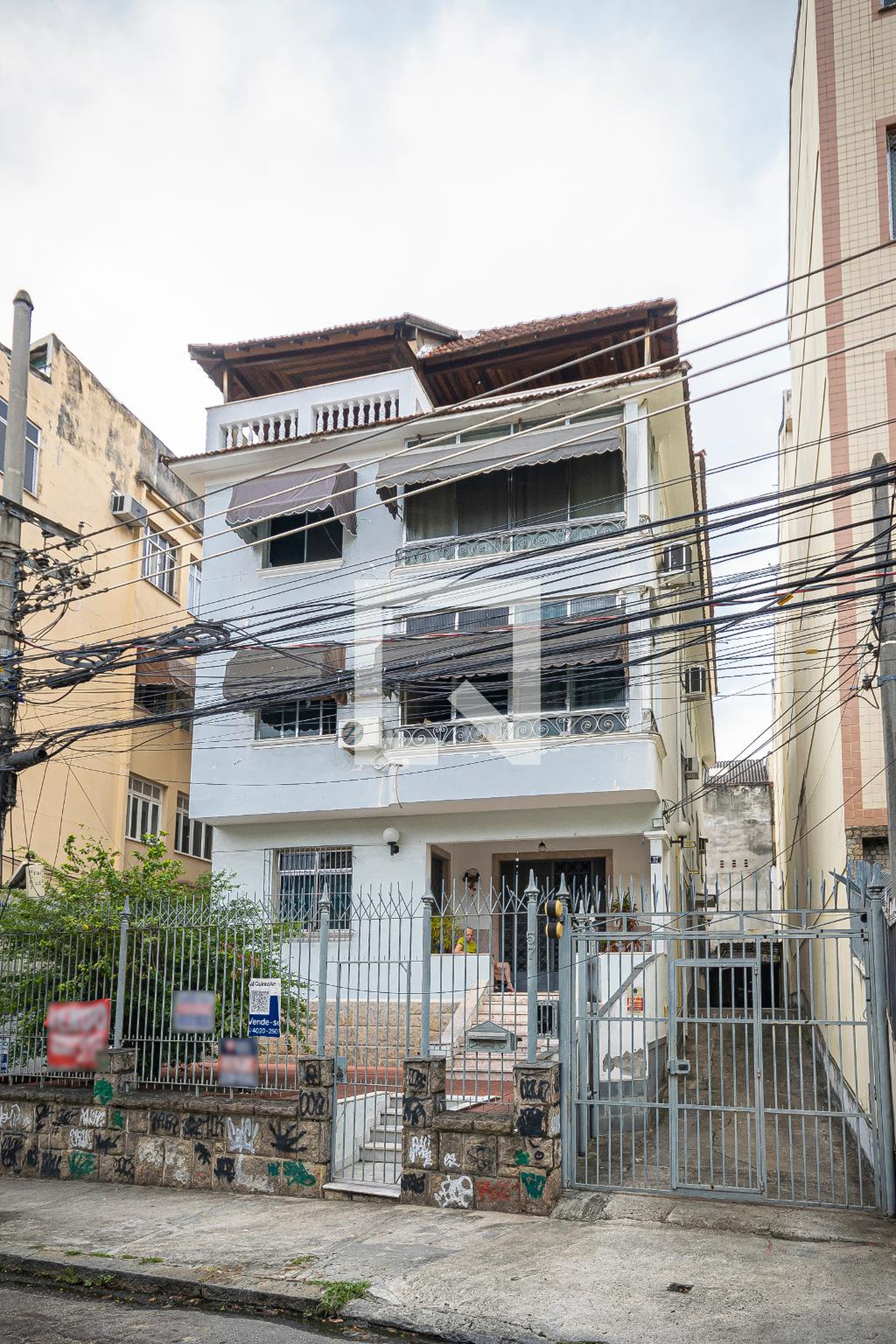 Fachada Condomínio em Rua Sousa Cruz, 57