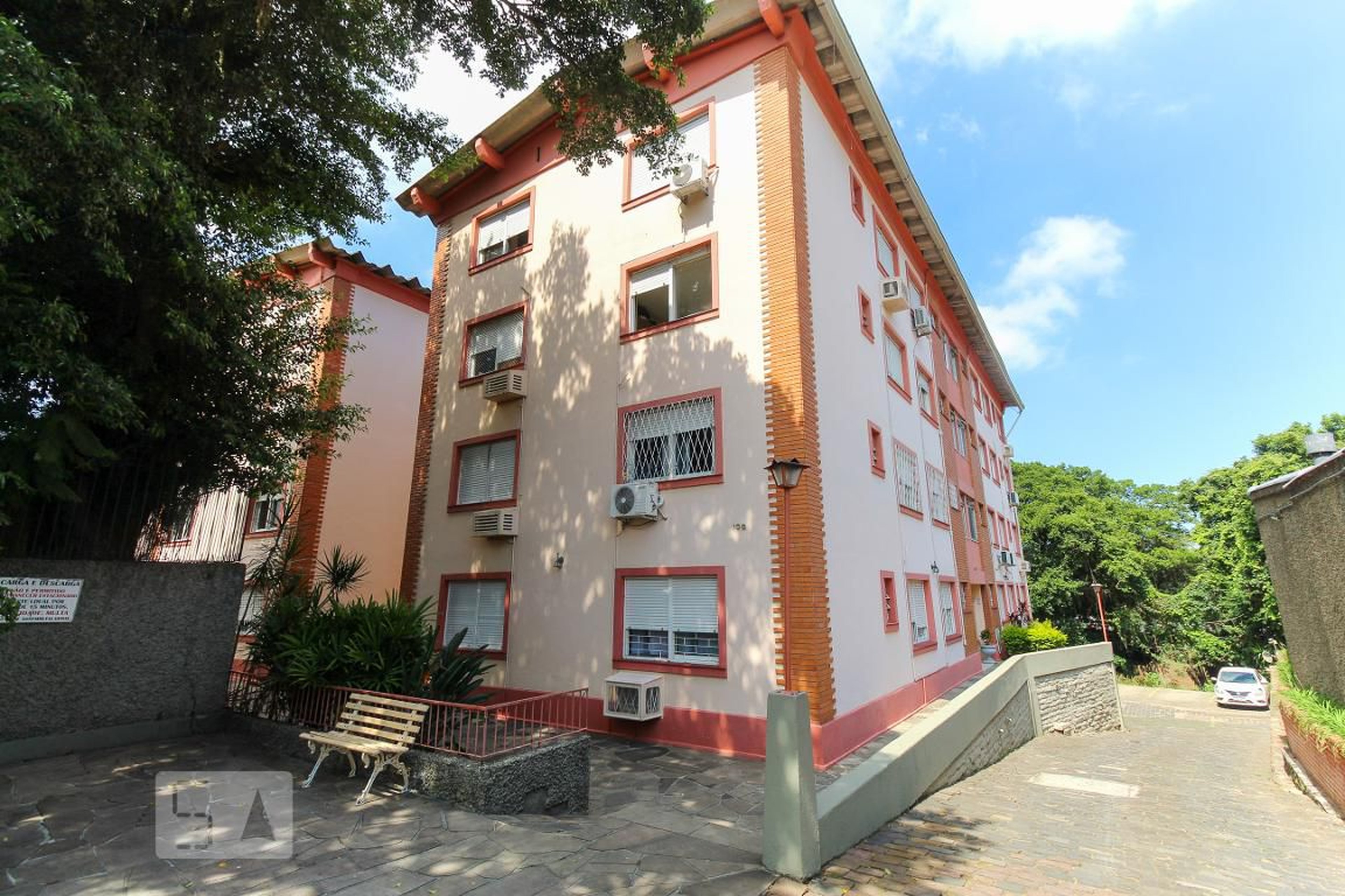 Fachada do Condomínio Edifício Don José