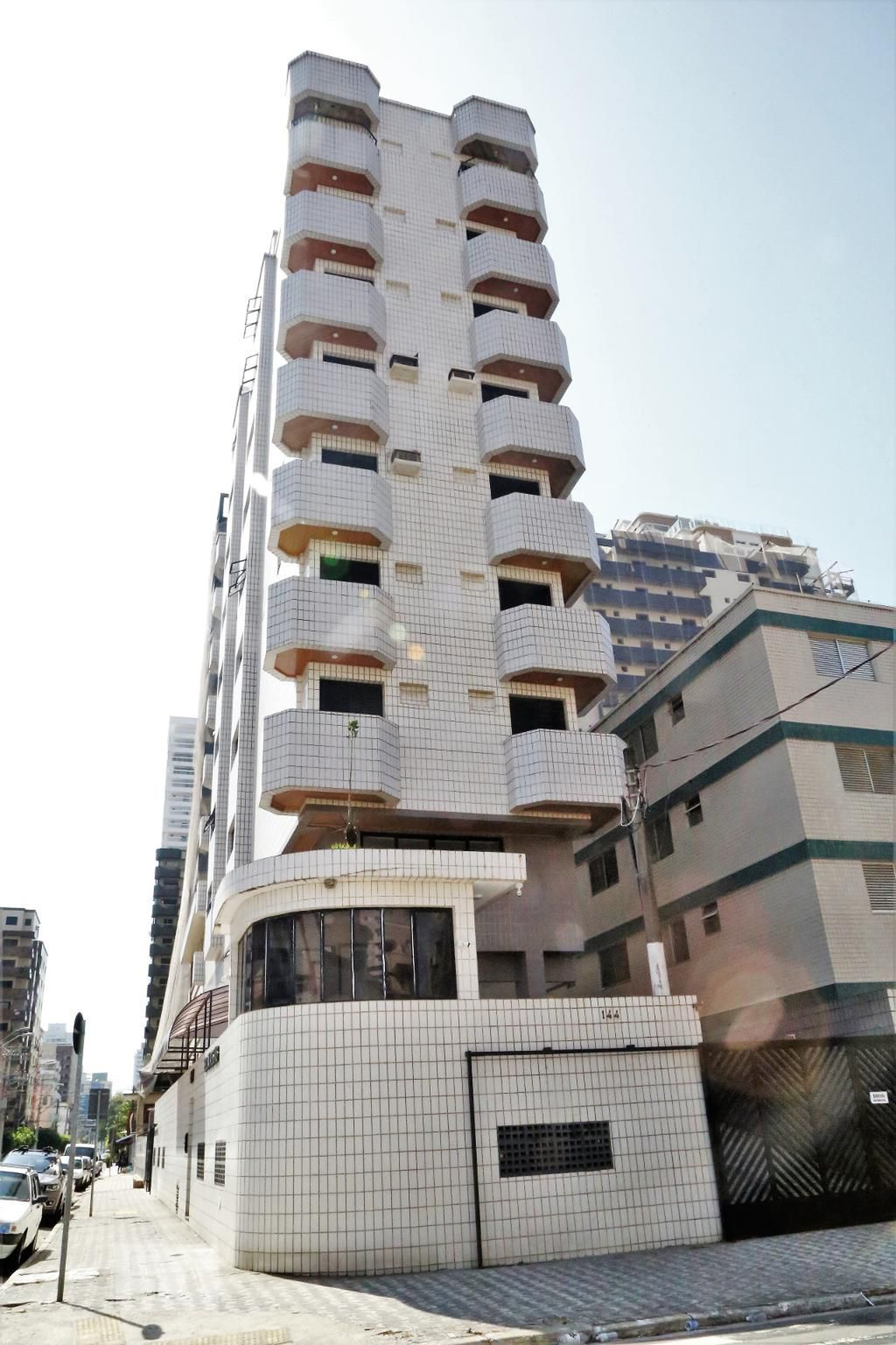 Fachada Condomínio em Rua Bahia, 457