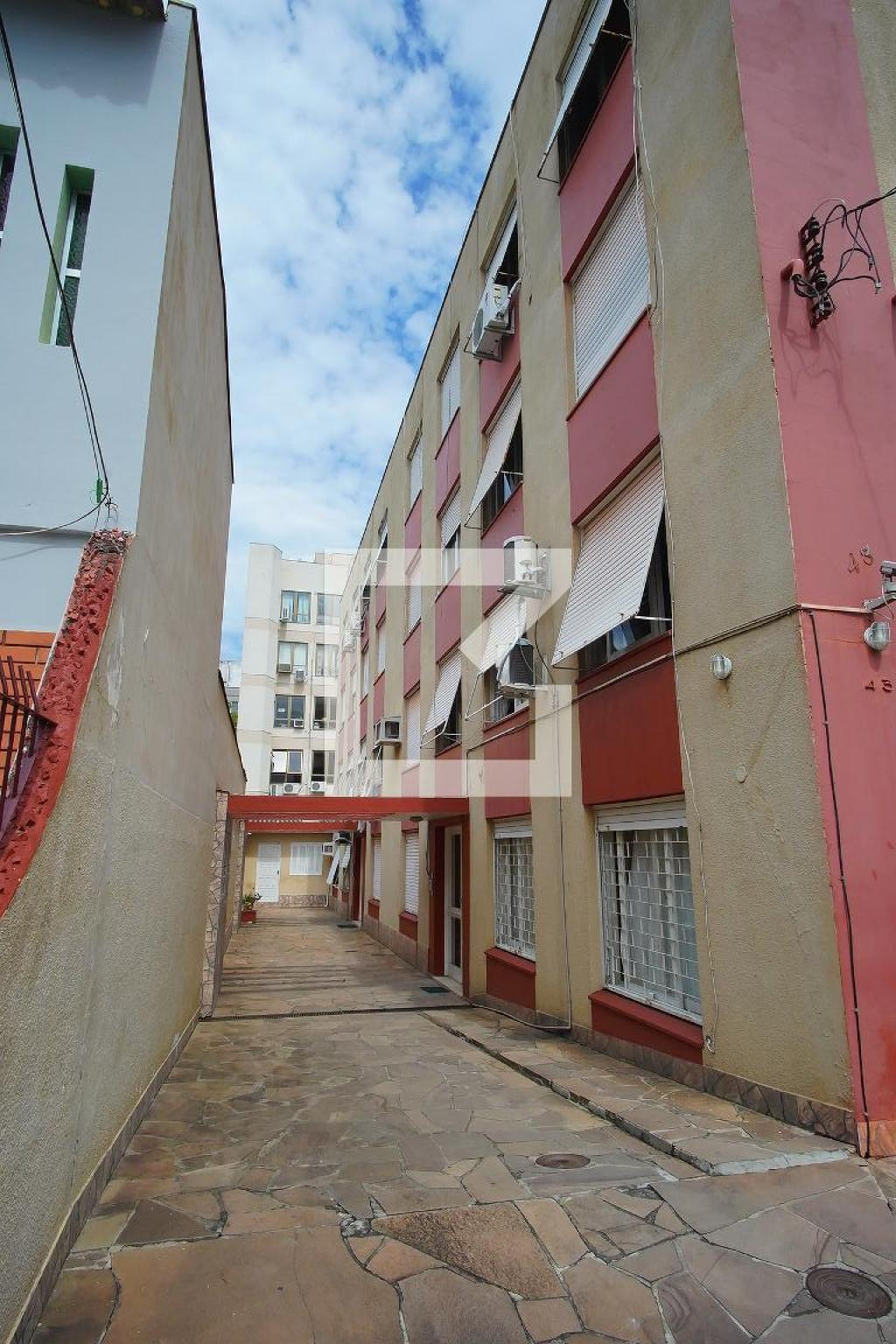 Edifício Condomínio em Rua Sorocaba, 43