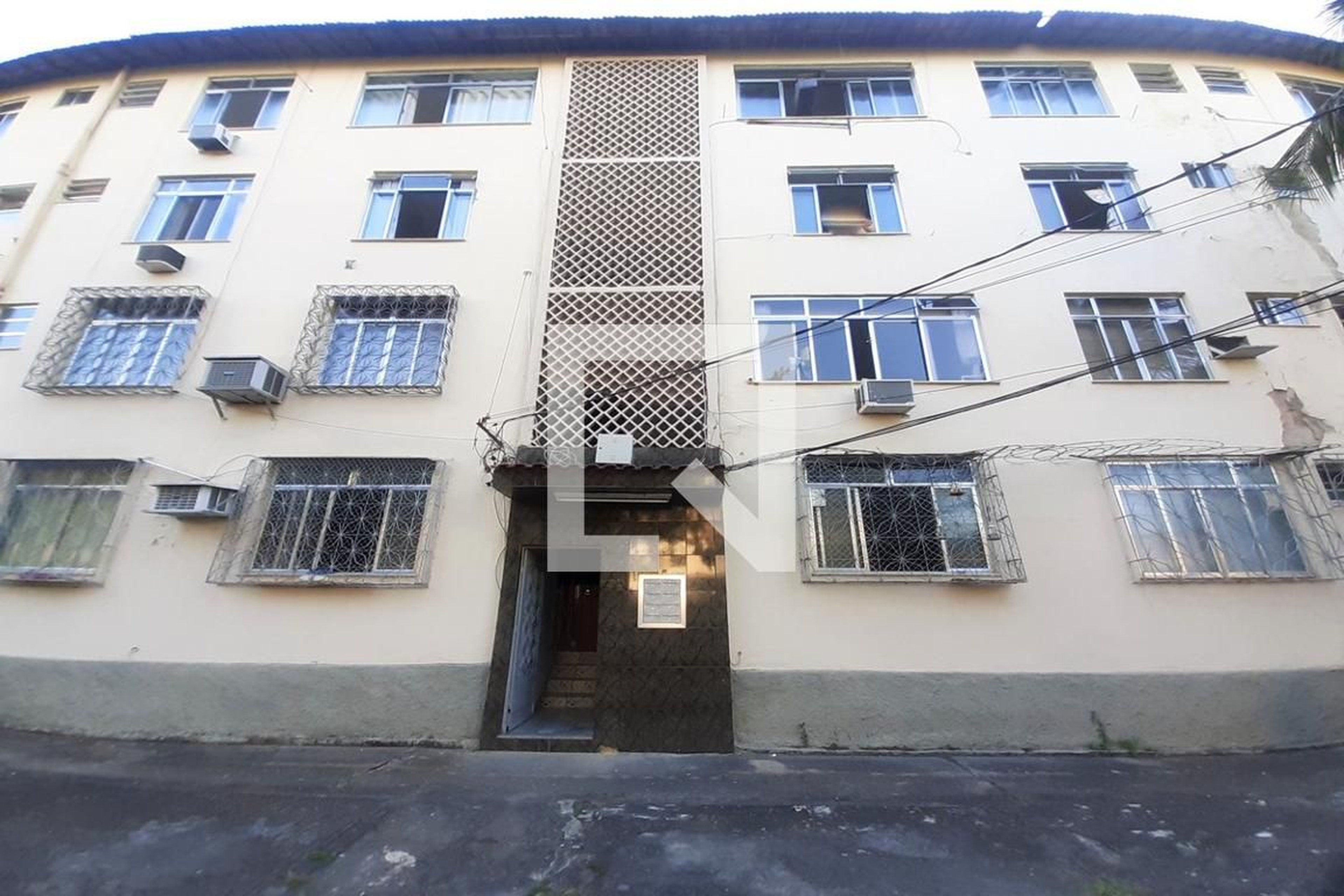 Fachada Condomínio em Rua Bispo Lacerda, 141