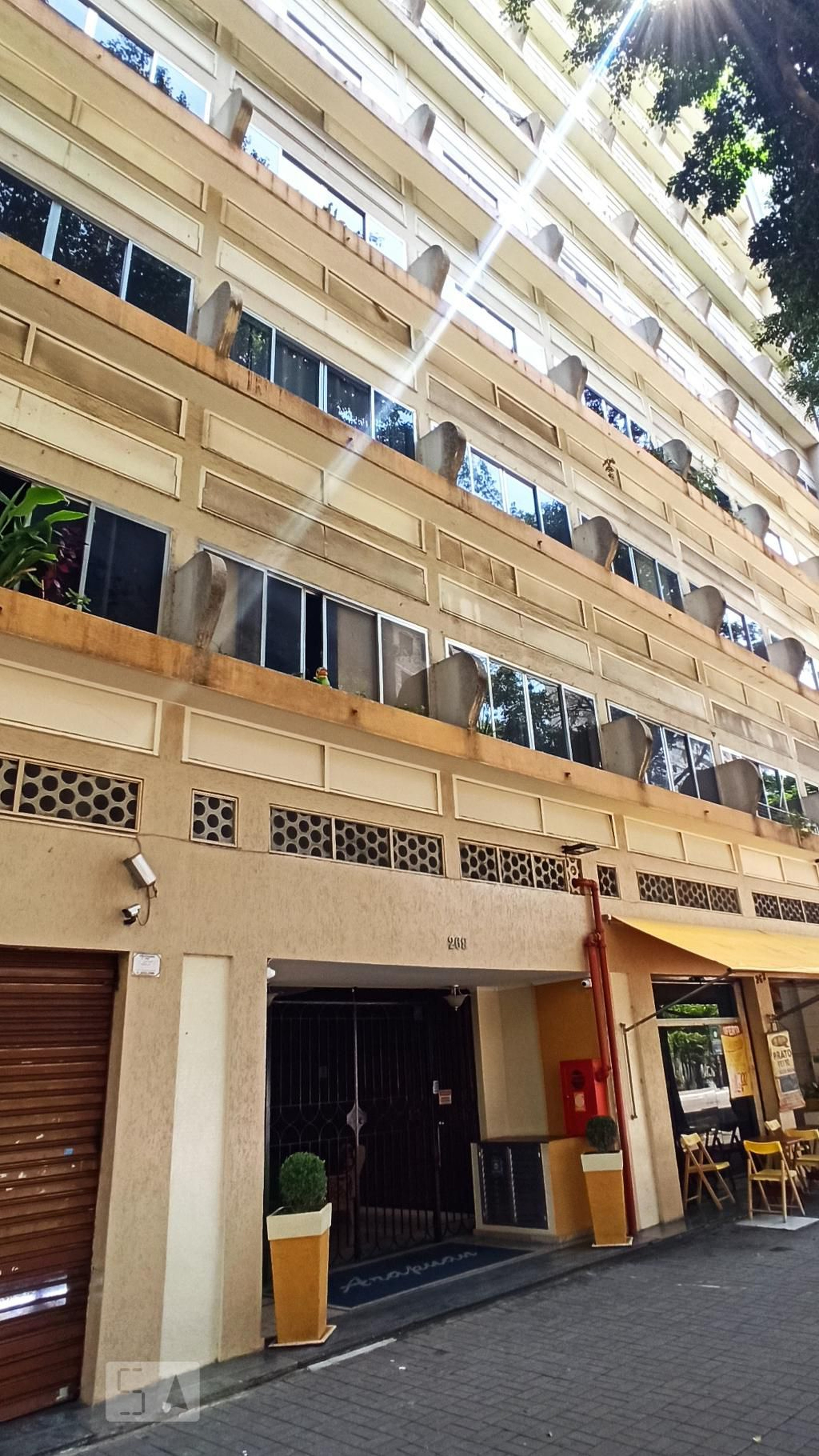 Fachada do Condomínio Edifício Arapuã