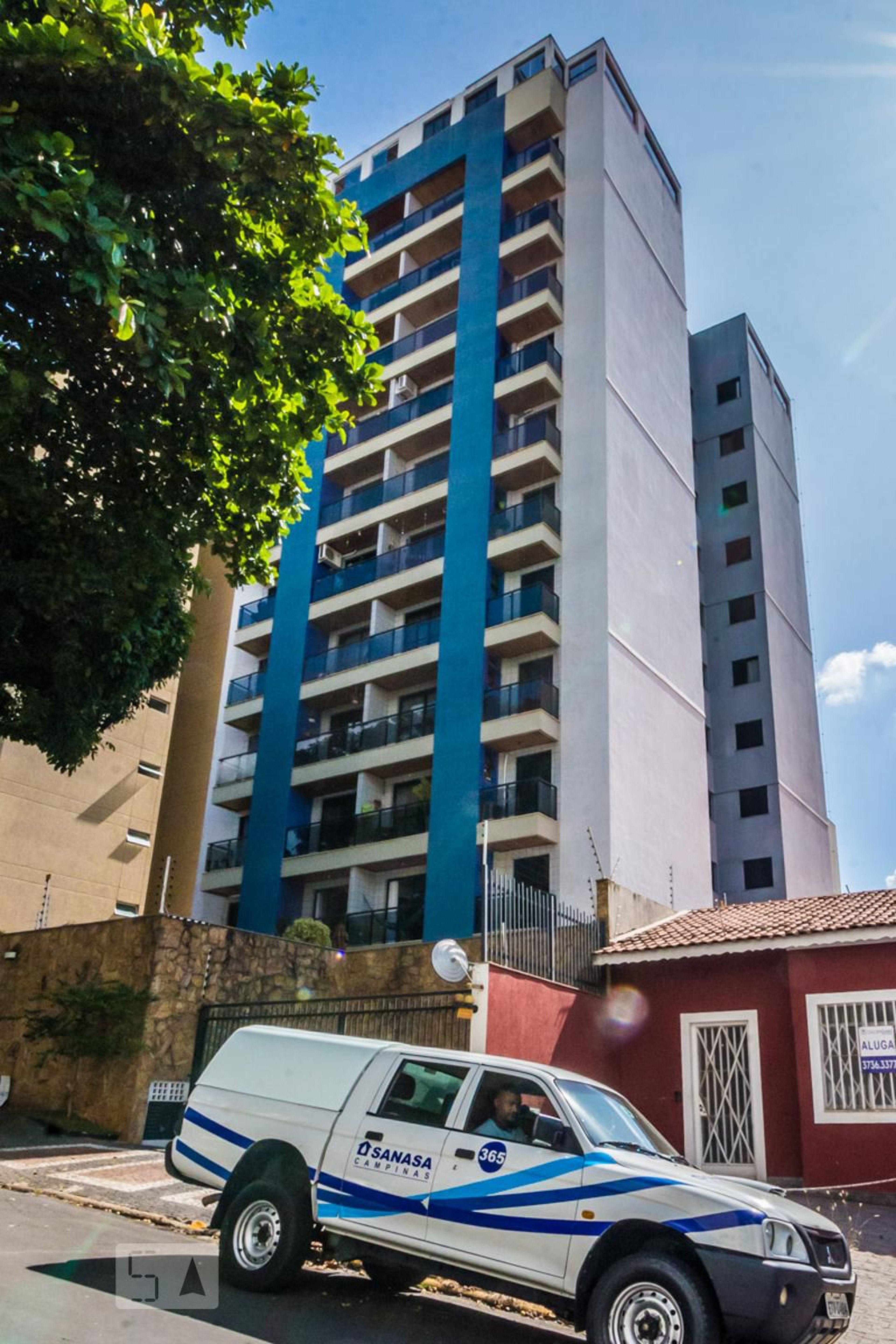 Fachada Condomínio em Rua Maria Monteiro, 1675