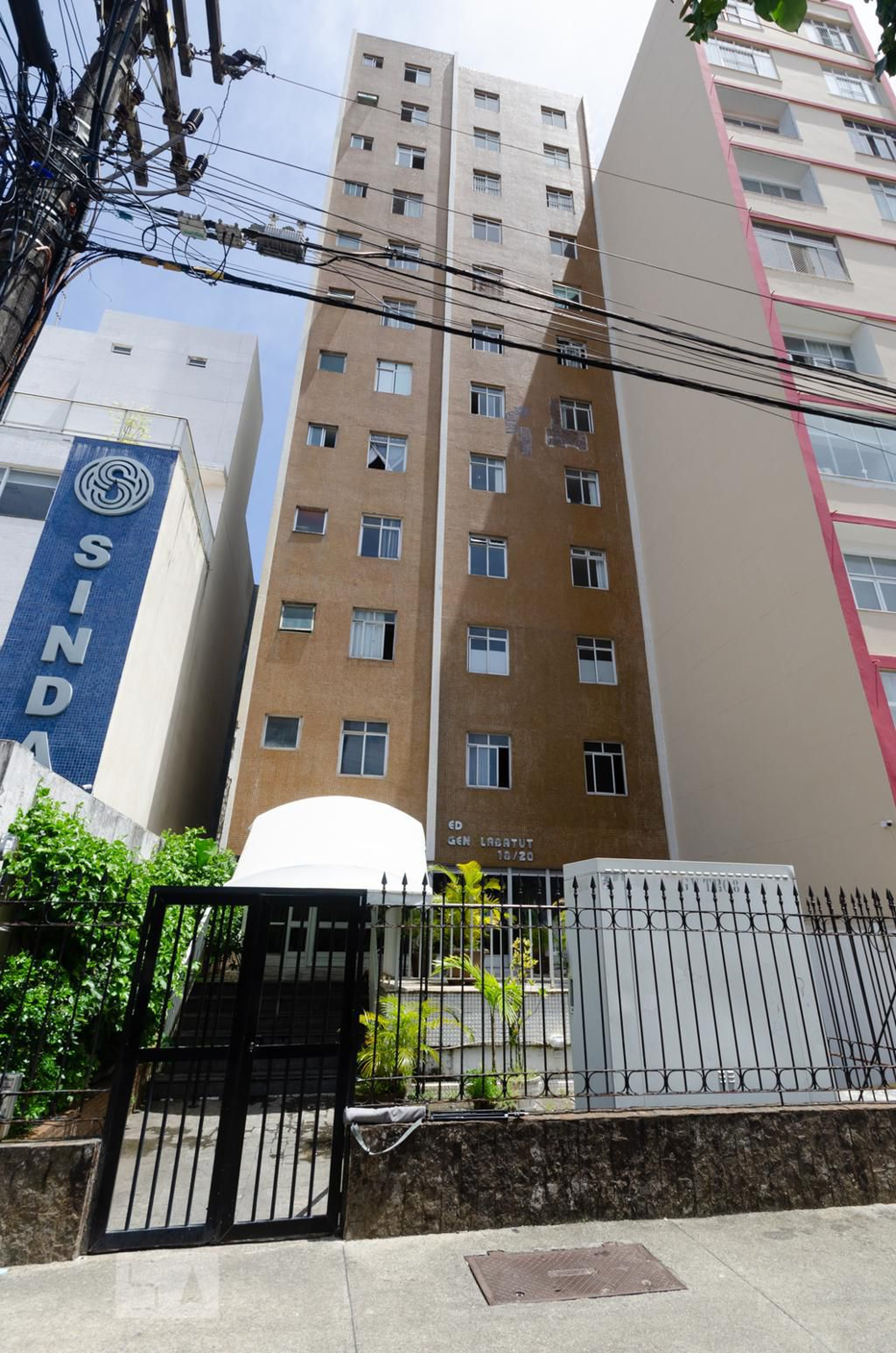 Fachada do Condomínio Edifício General Labatut