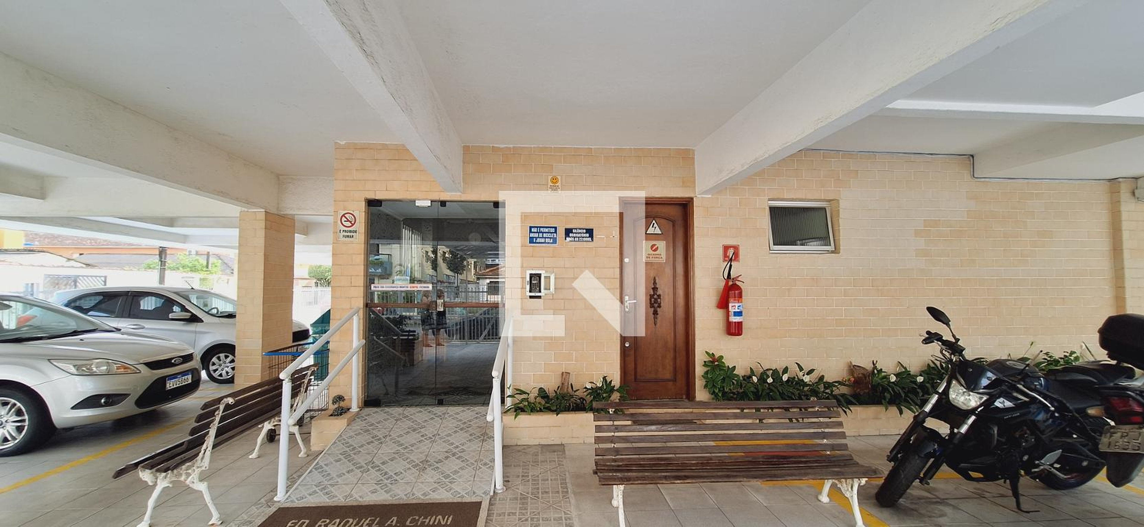 Entrada - Edifício Raquel A. Chini
