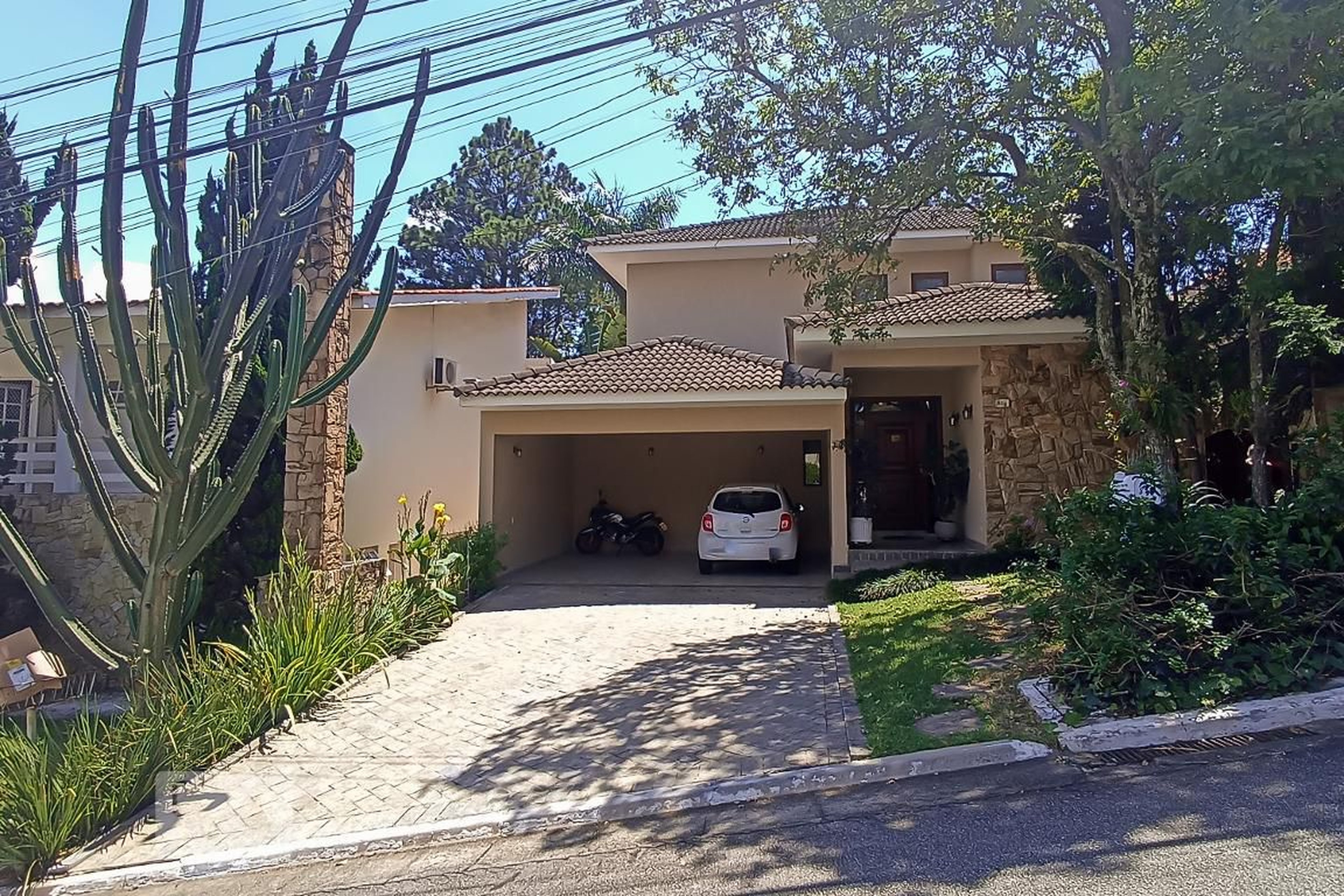 Fachada Condomínio em Alameda Topázio, 812