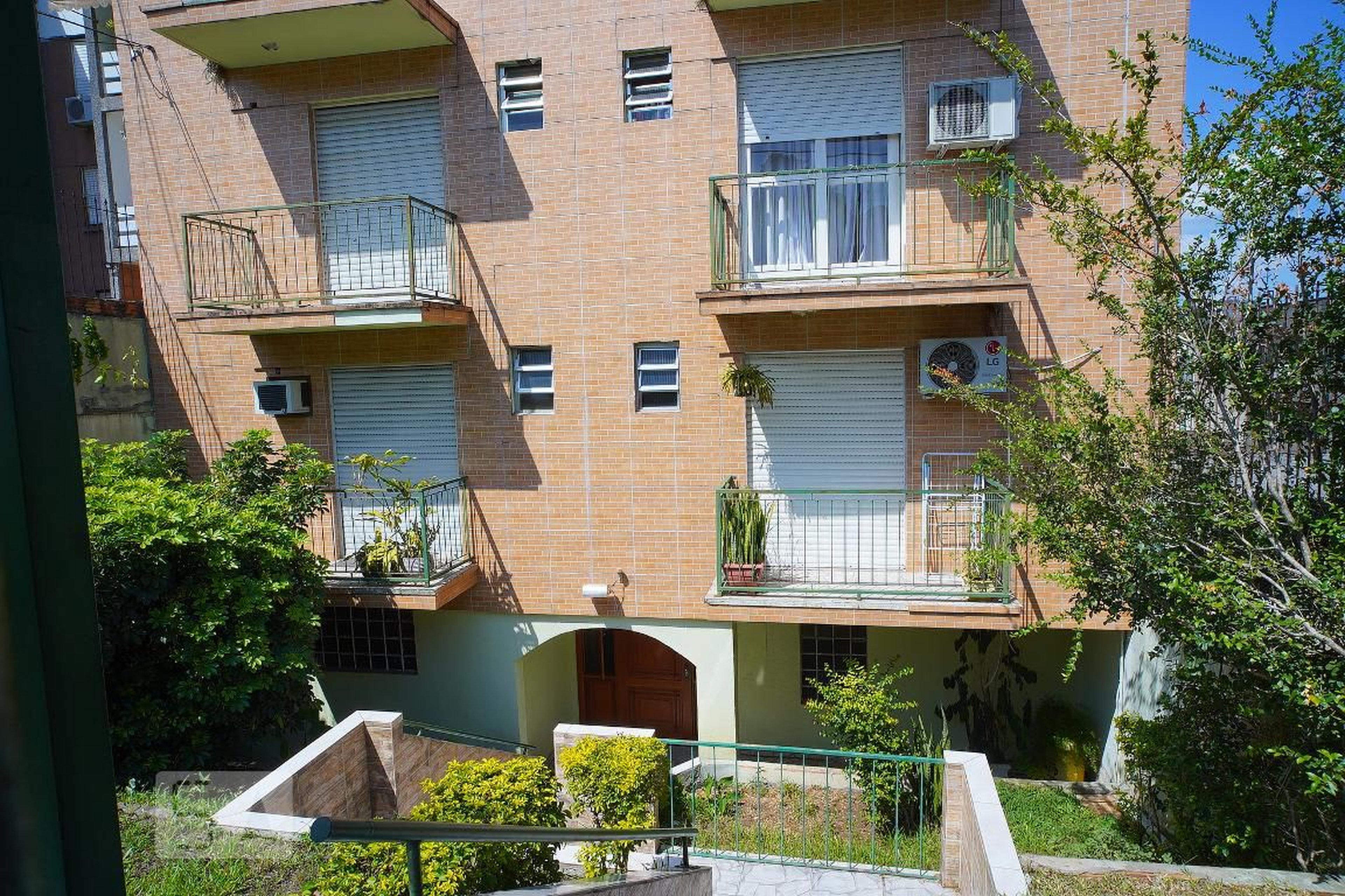 Fachada do Condomínio Edifício Luiz Montipo