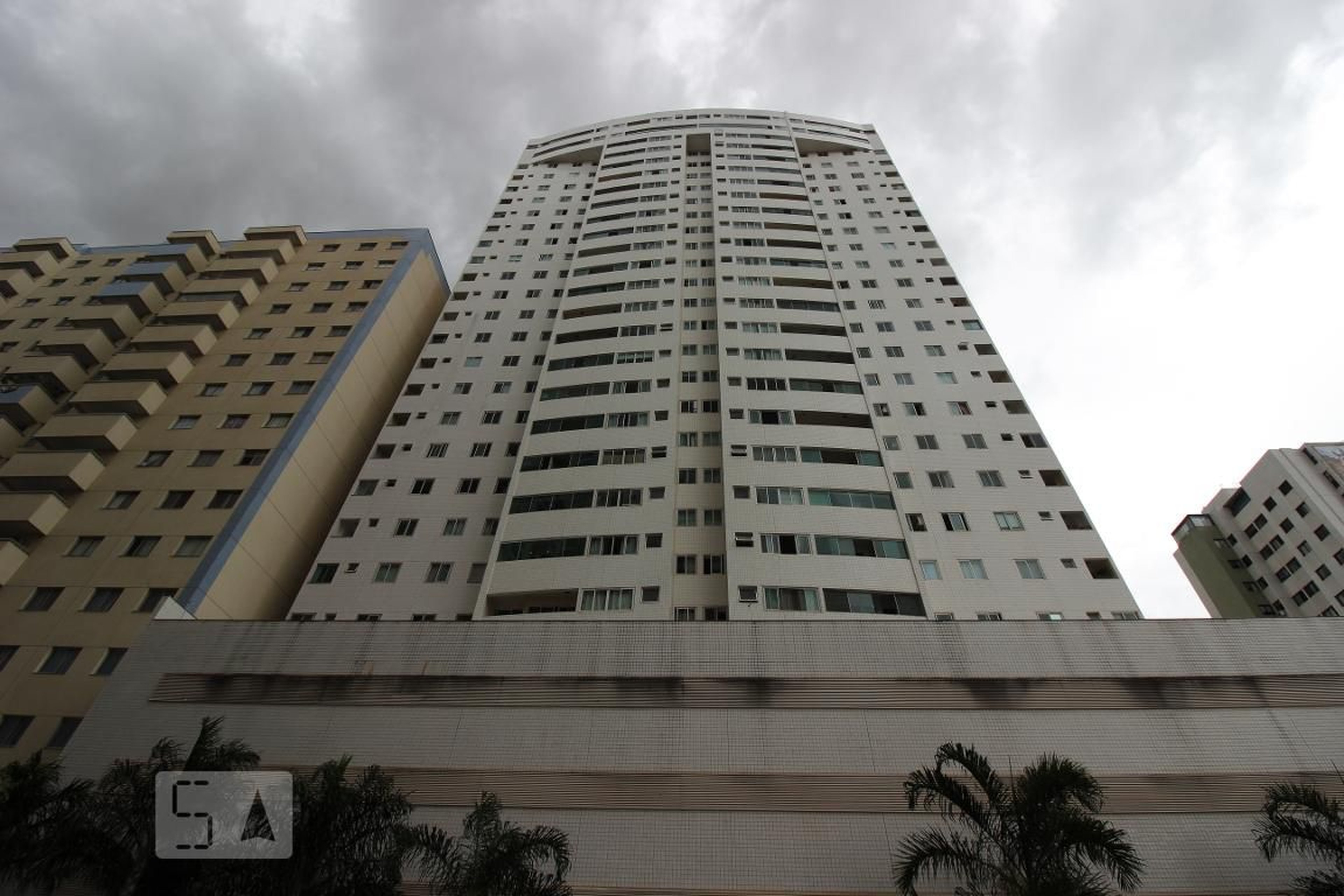 Fachada Condomínio em Rua 24, 203