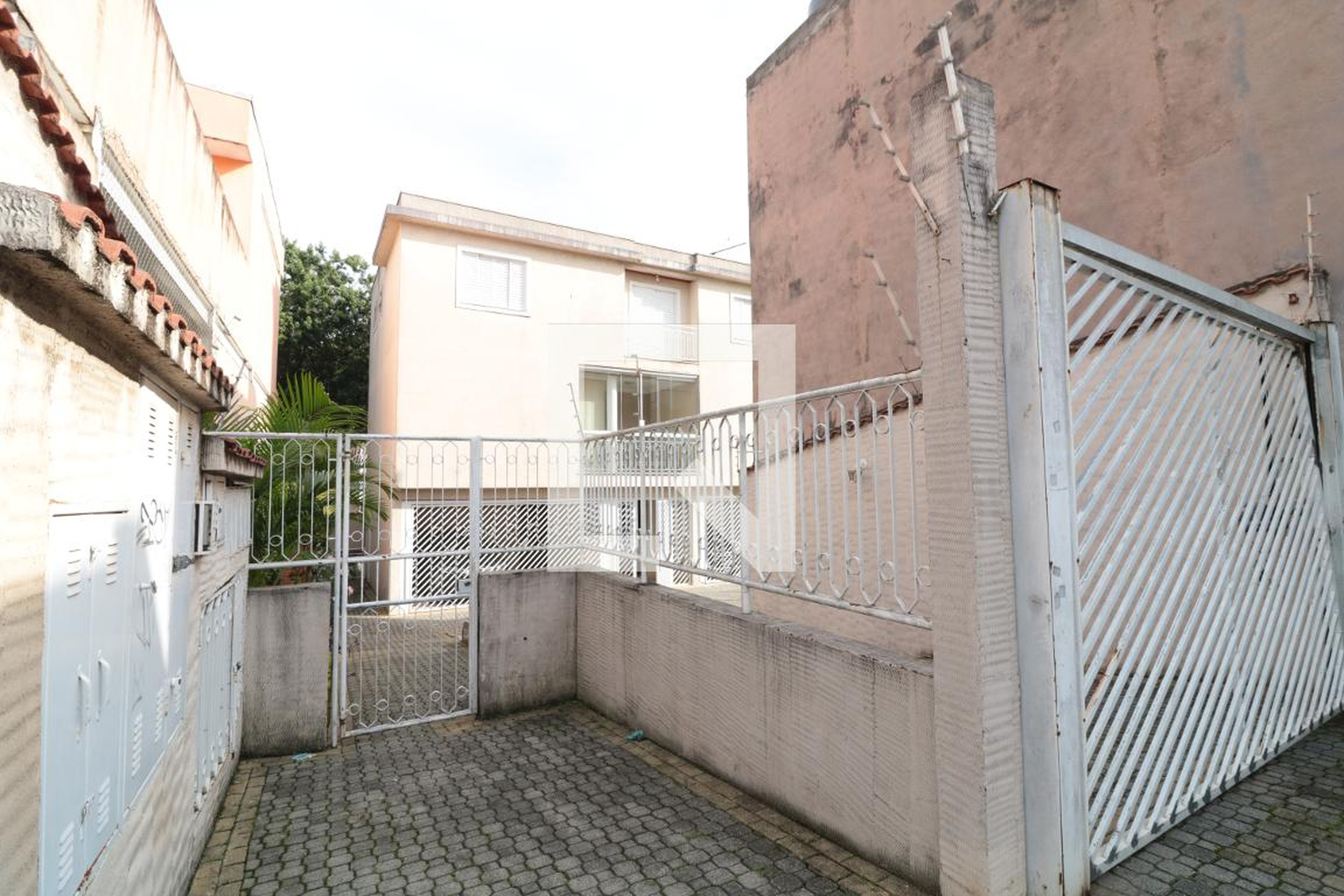 Fachada do Condomínio Condomínio em Rua Presidente Carlos Luz, 81