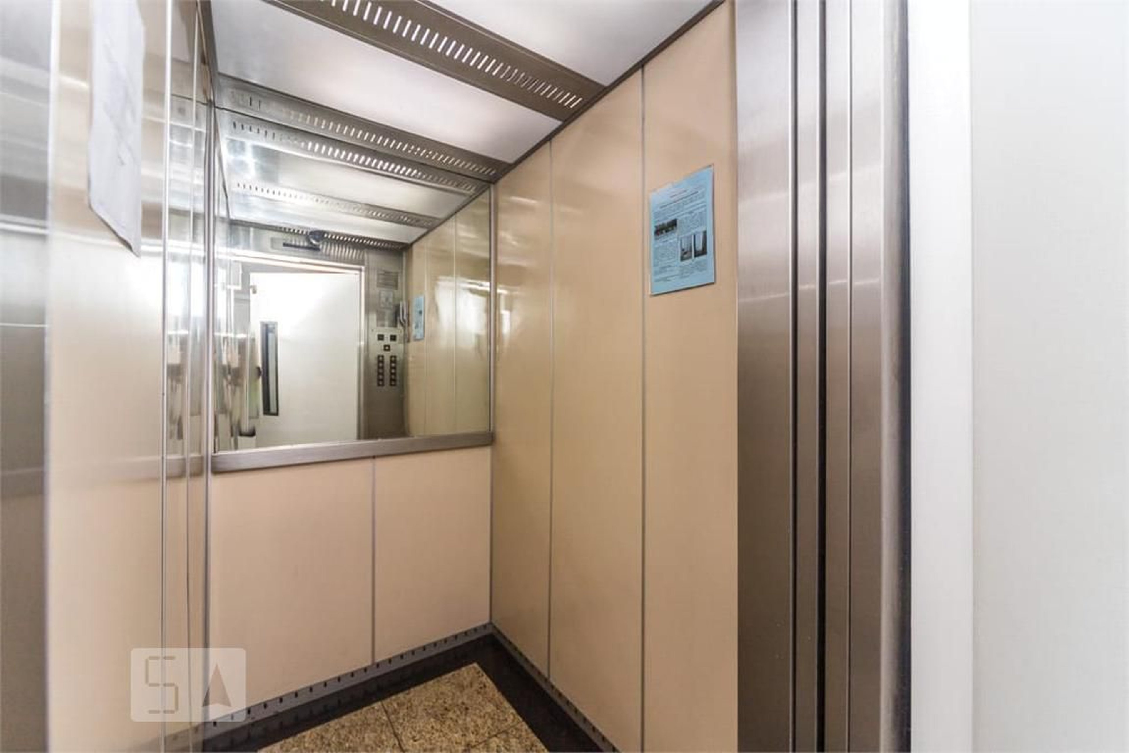 elevador Condomínio em Rua Francisco Isoldi, 266