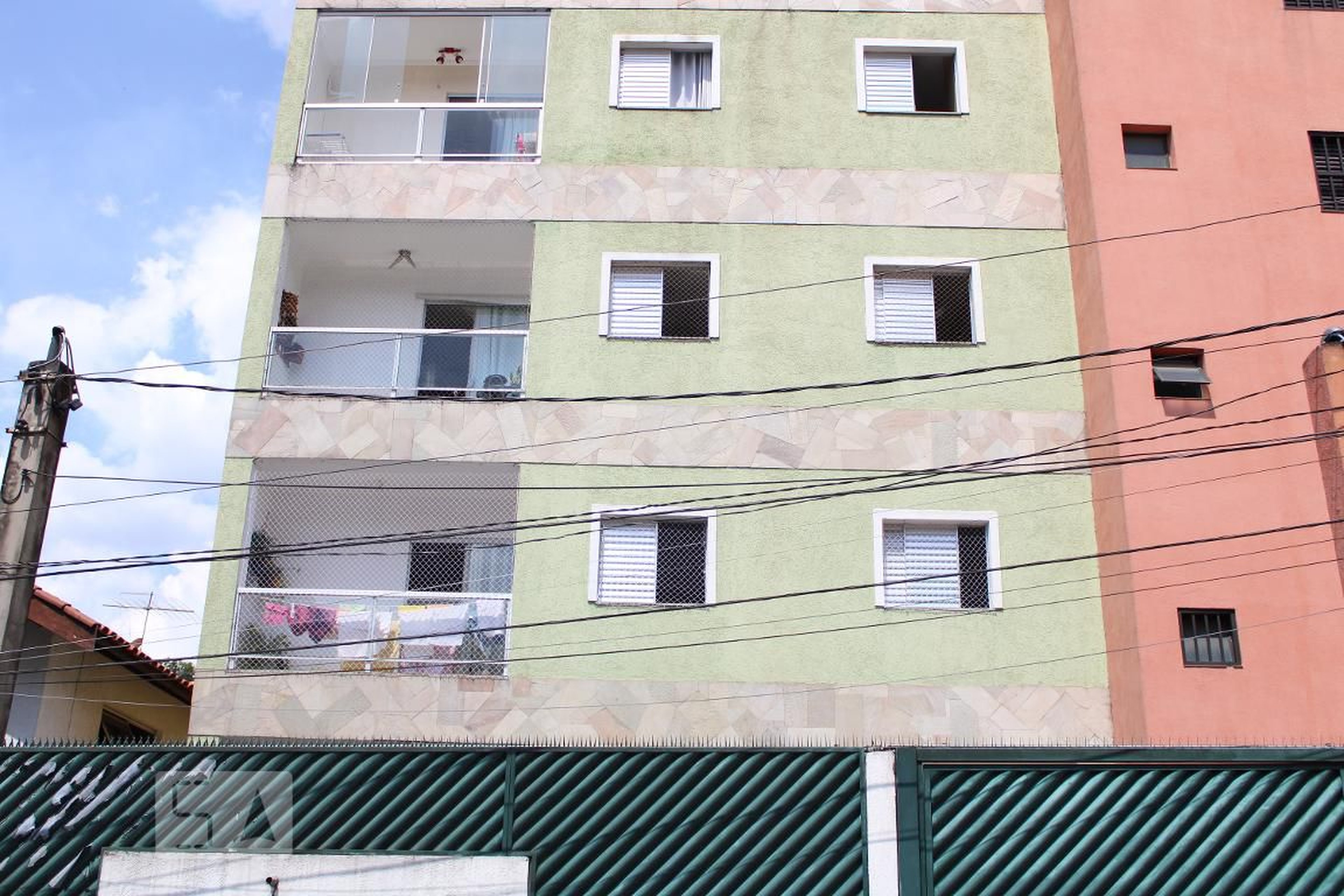 Fachada Condomínio em Rua Ari Barroso, 263