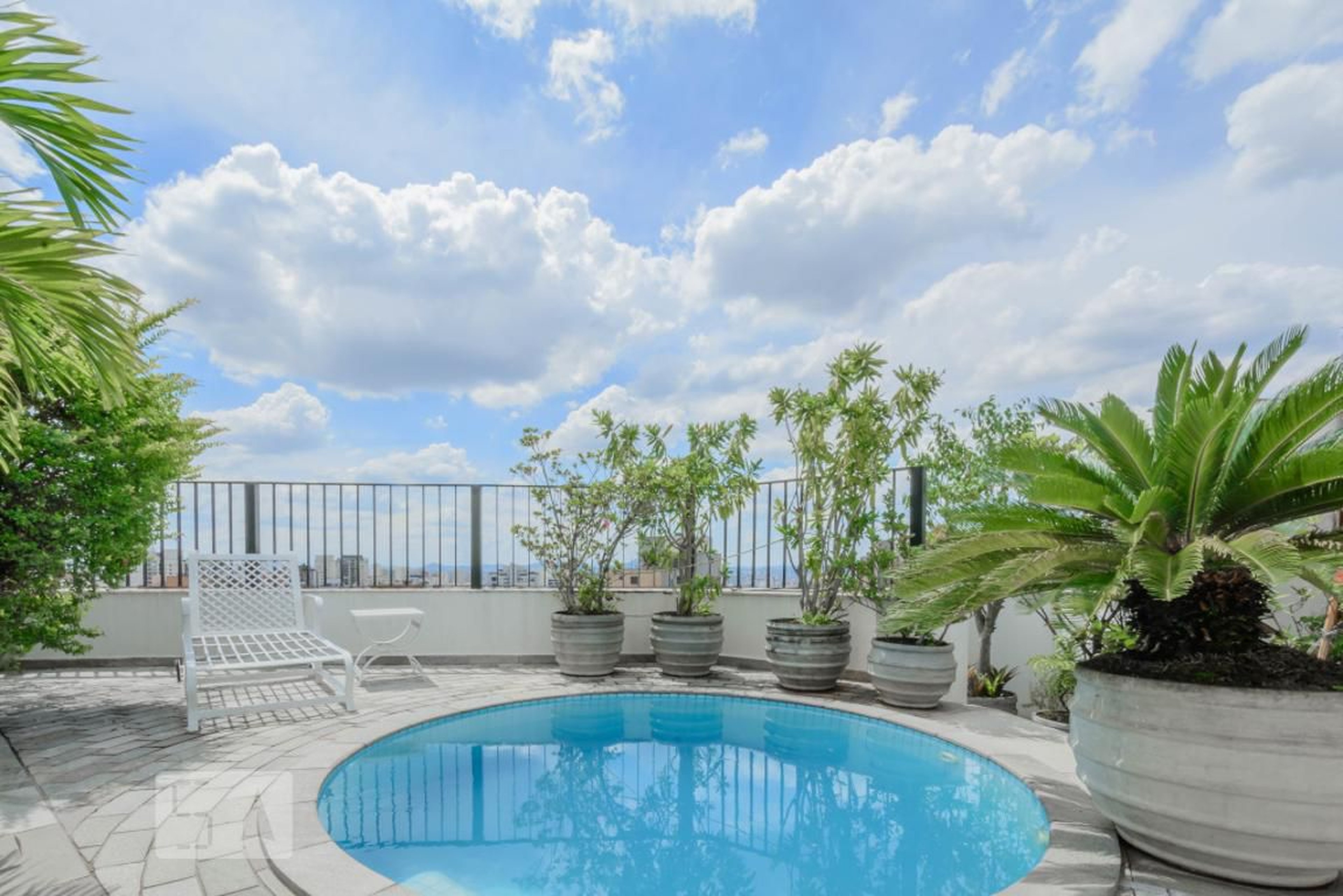 Piscina - Mayfair Gardens