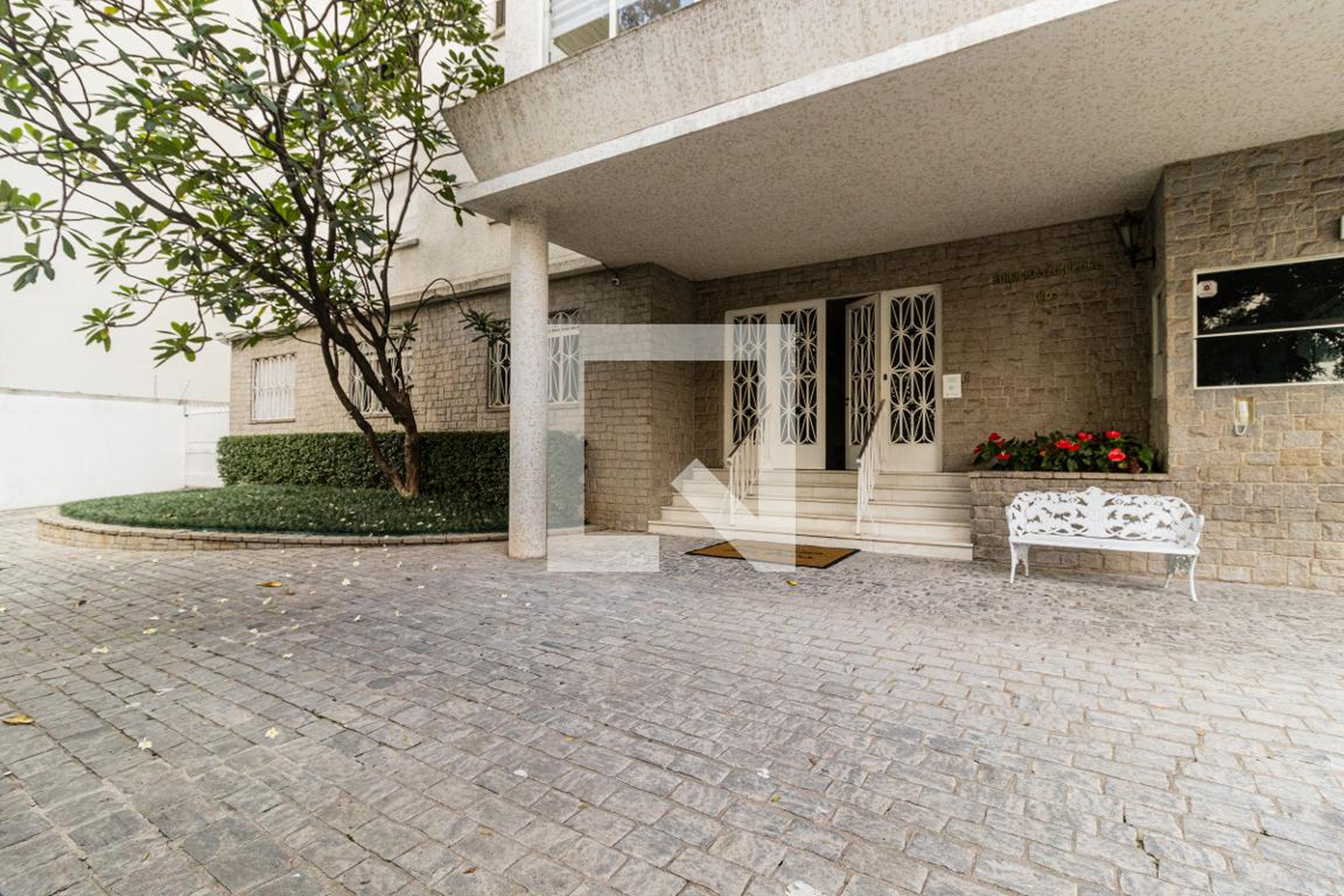 Entrada do prédio - São Pedro