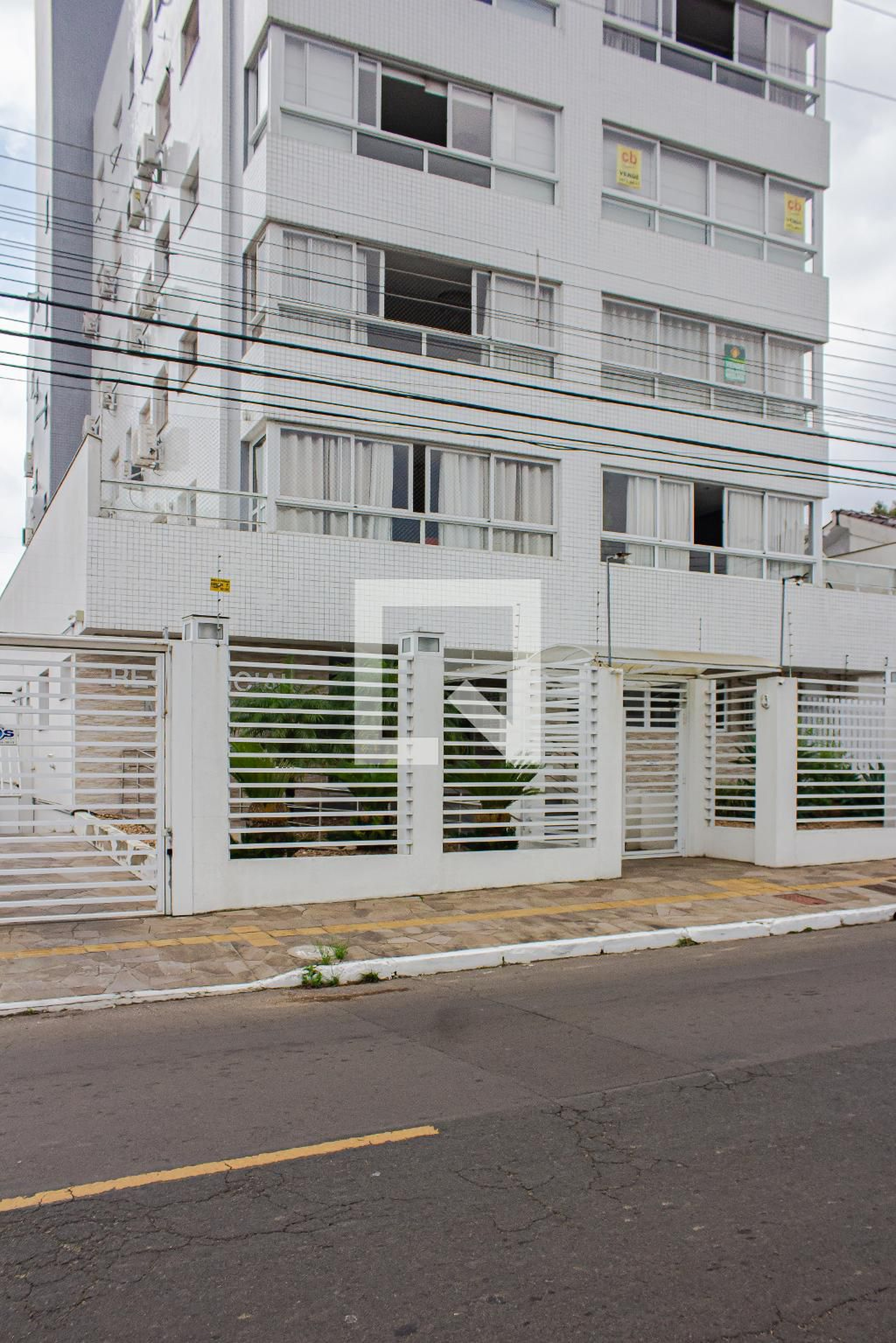 Fachada do Condomínio Edifício Mirante Residence