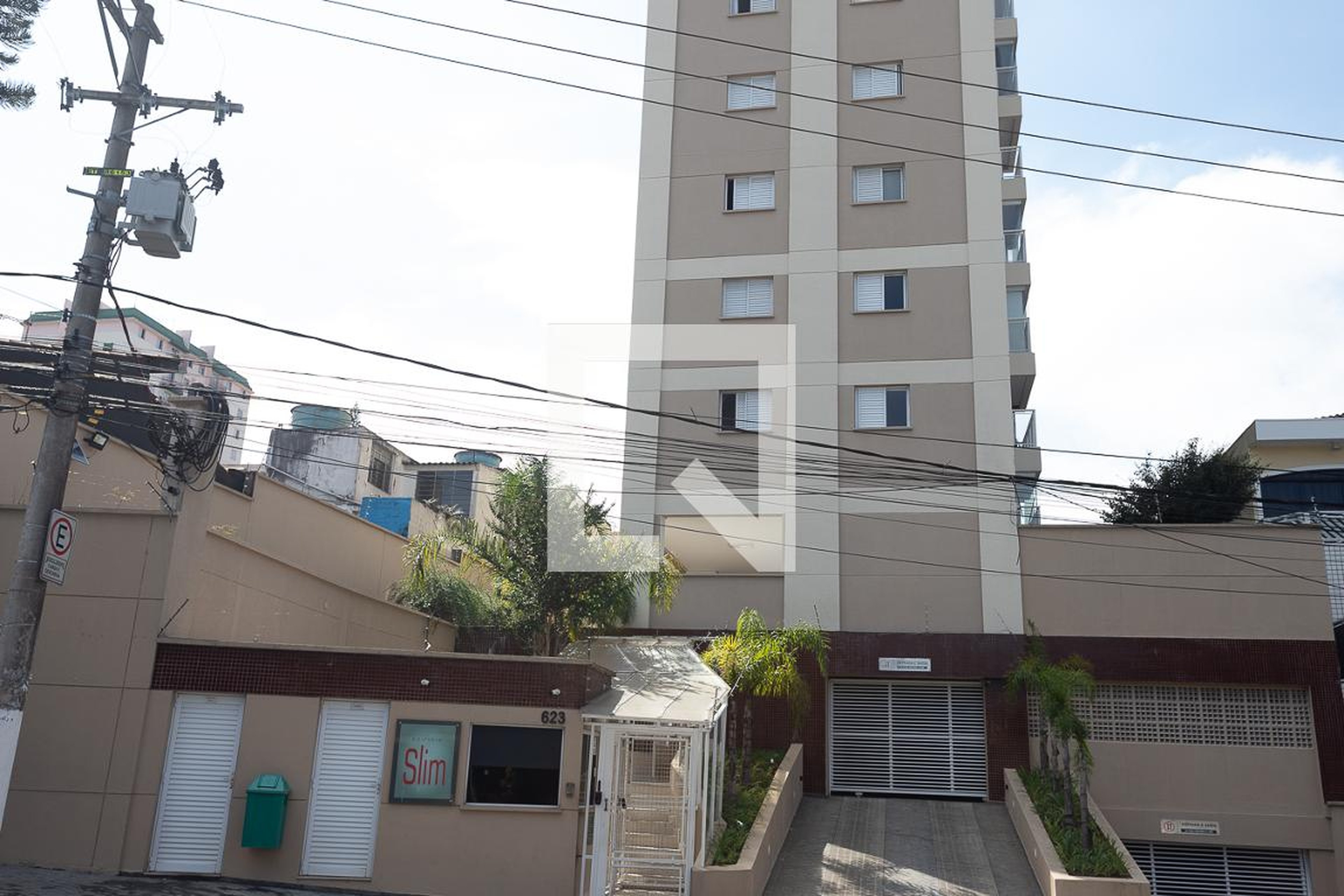 Fachada do Condomínio Condomínio Slim