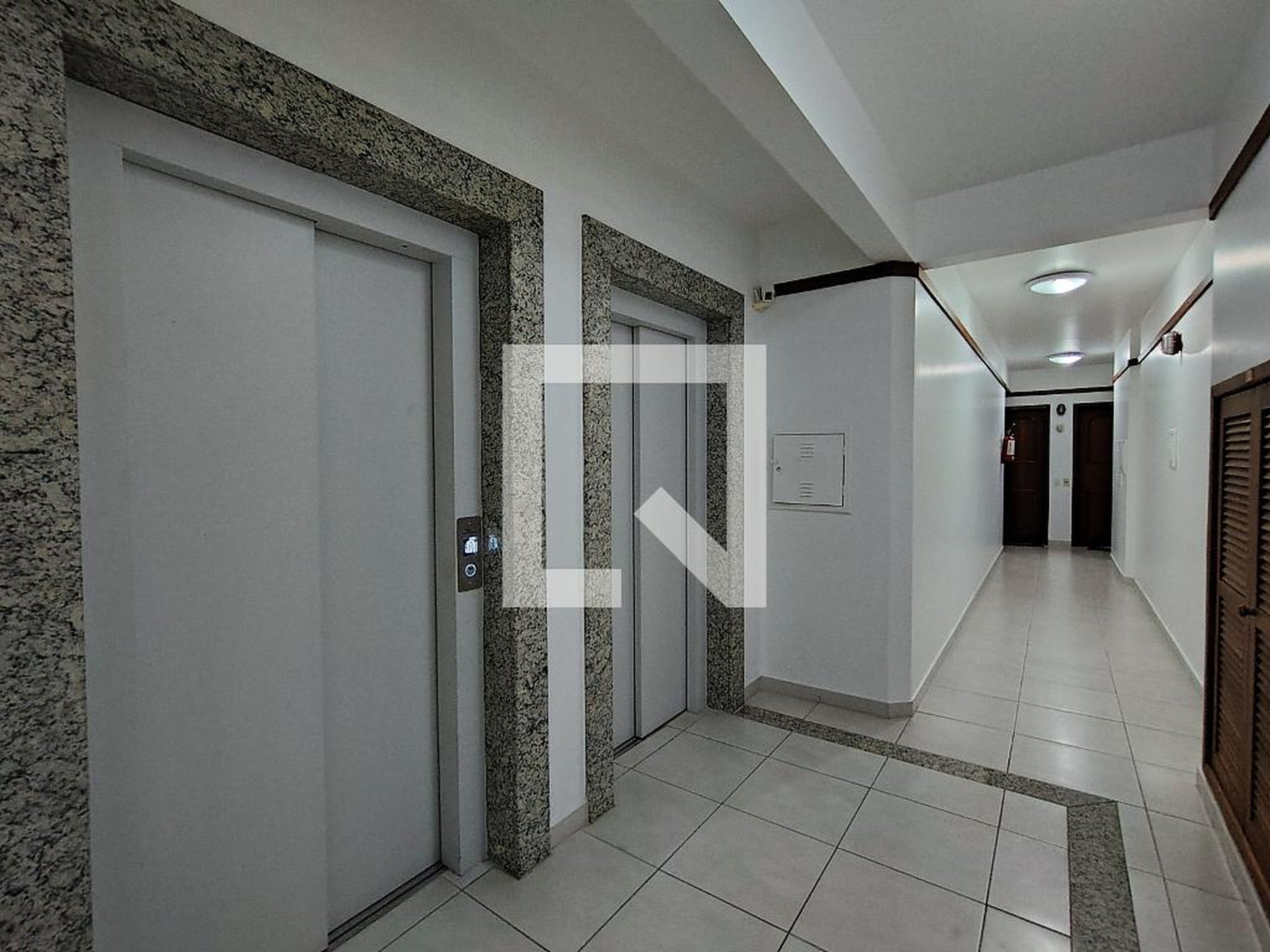 Elevador - Maison Cartier