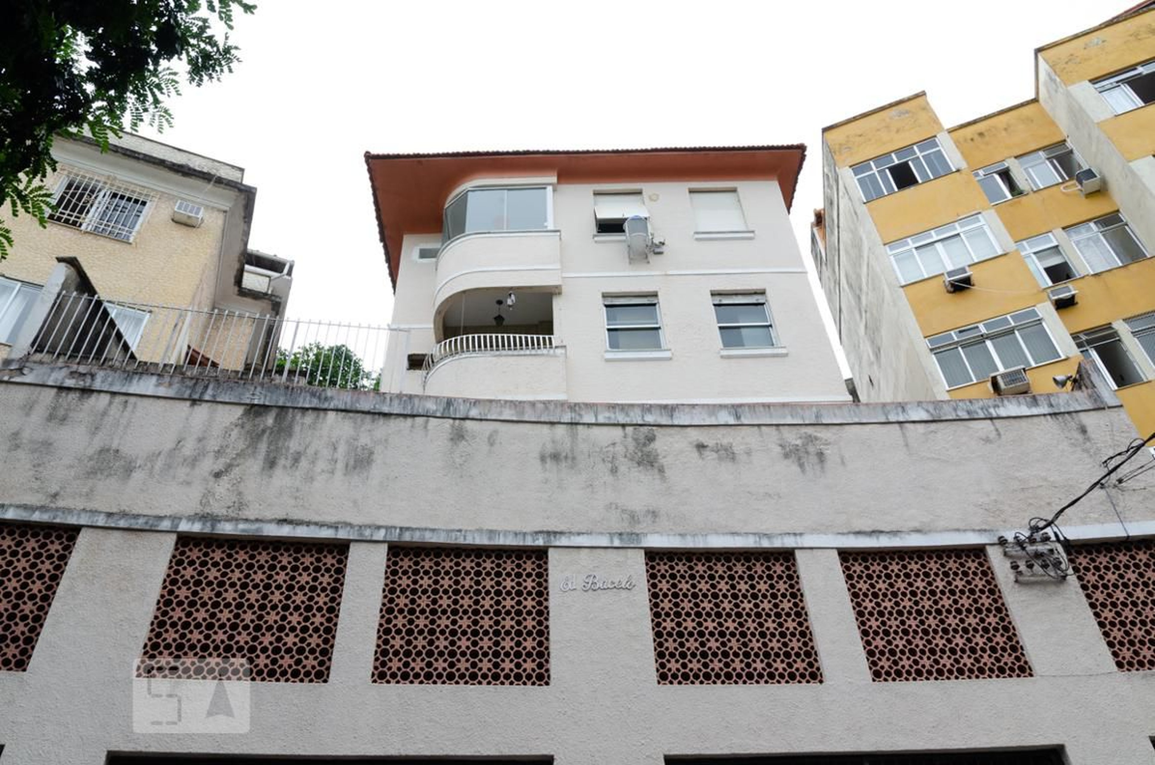 Fachada do Condomínio Edifício Bacelo