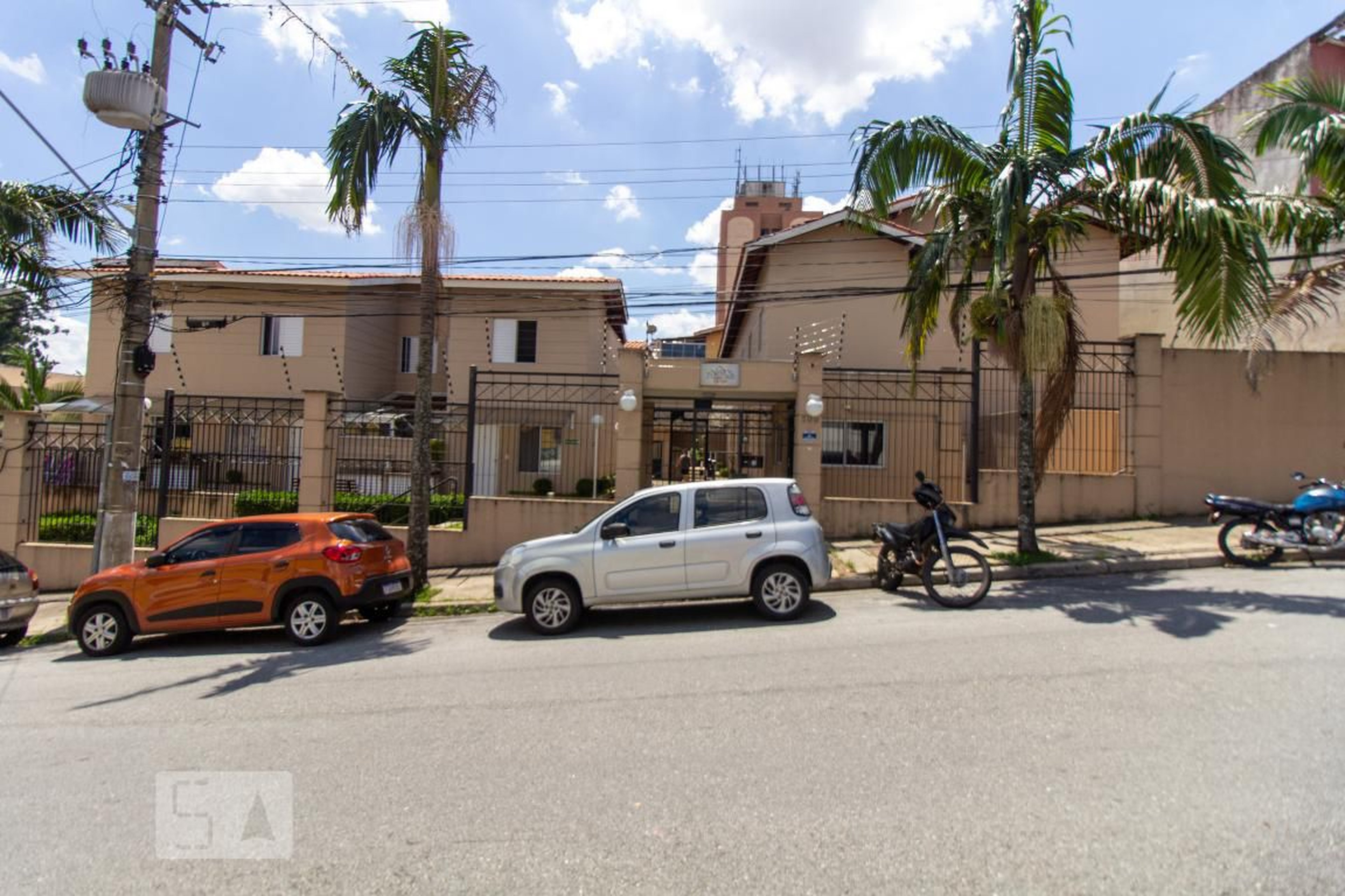 Fachada do Condomínio Condomínio San Francisco Village