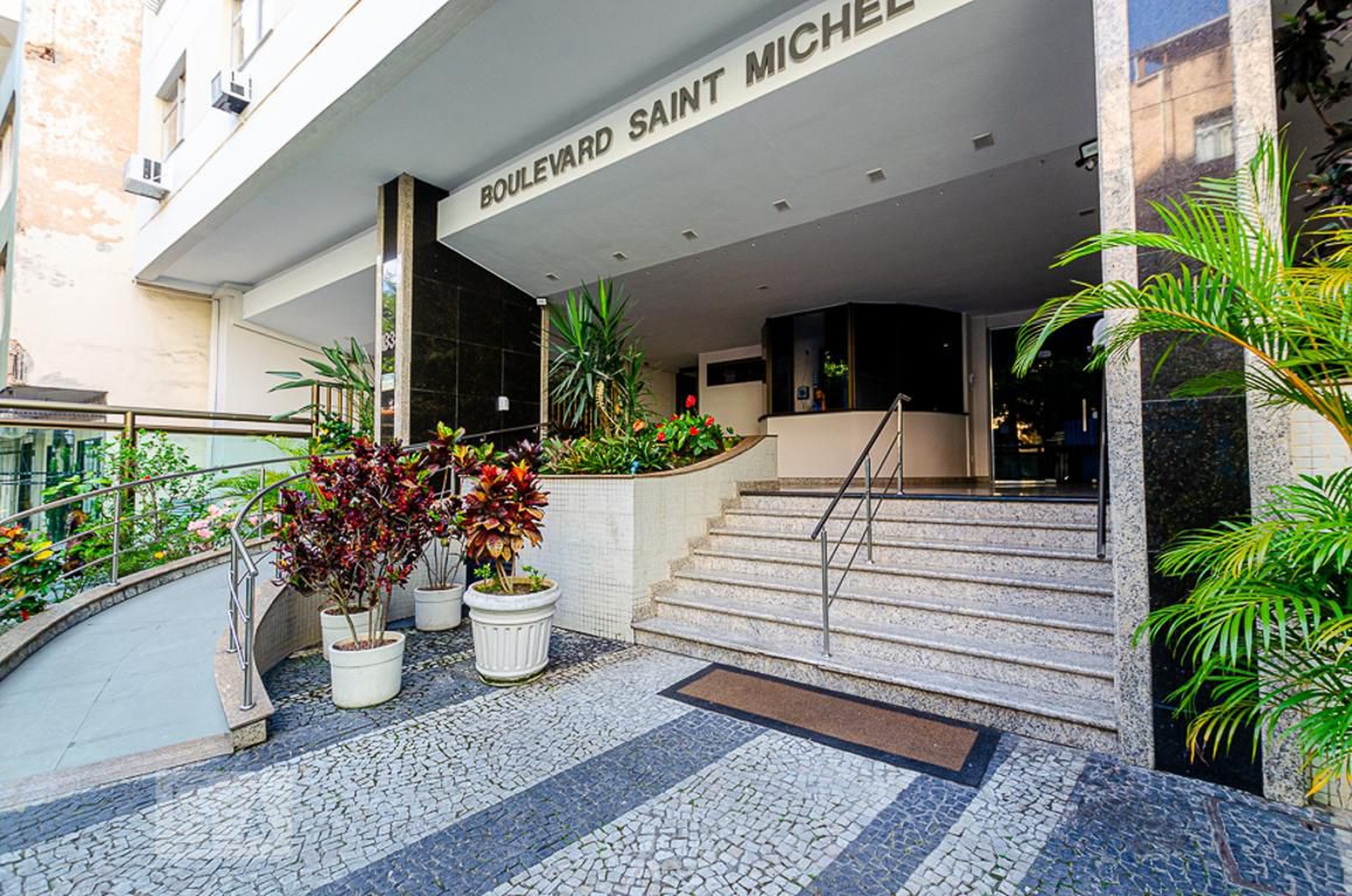 Entrada - Edifício Boulevard Saint Michel