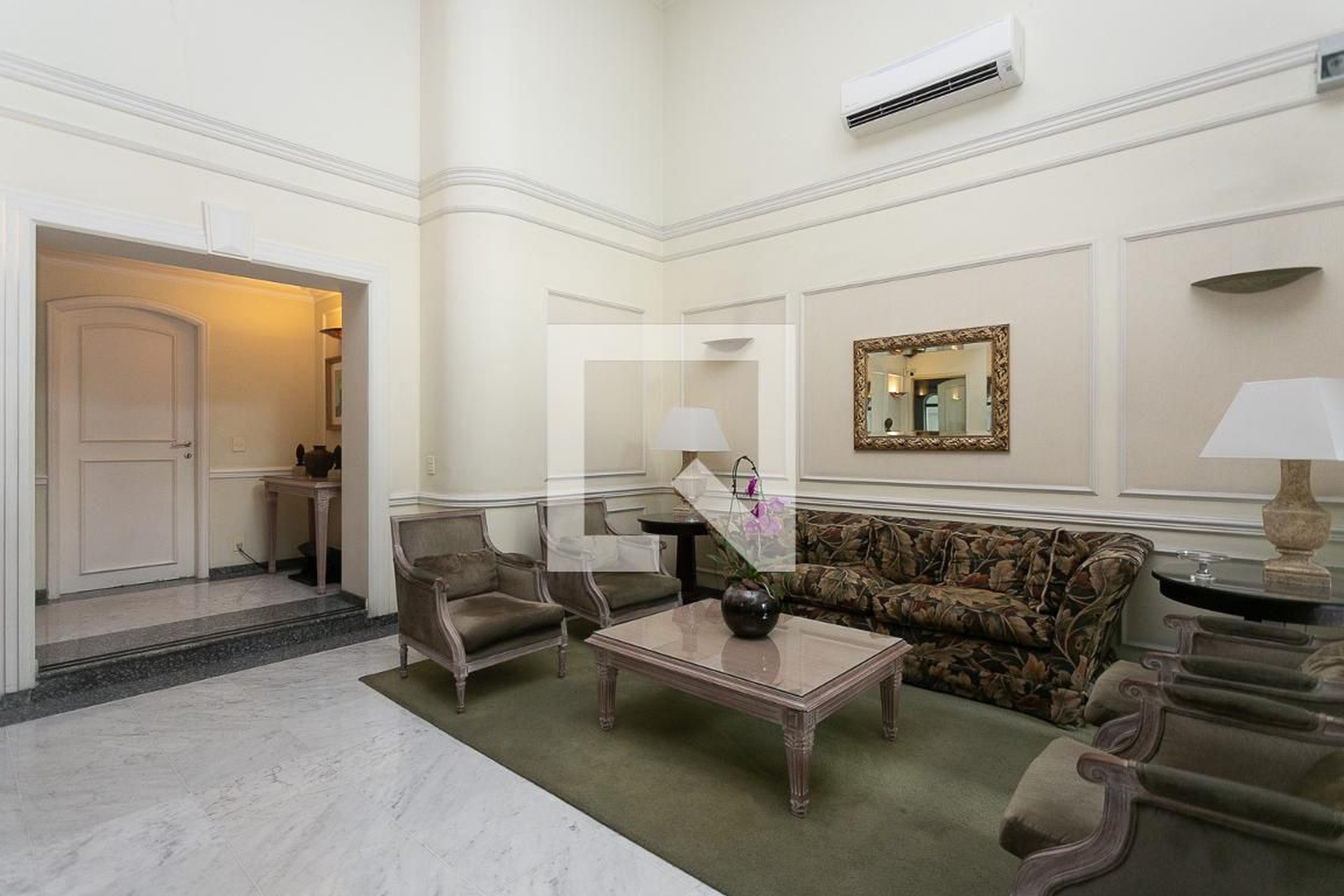 Hall de Entrada - Flat Service Les Jardins