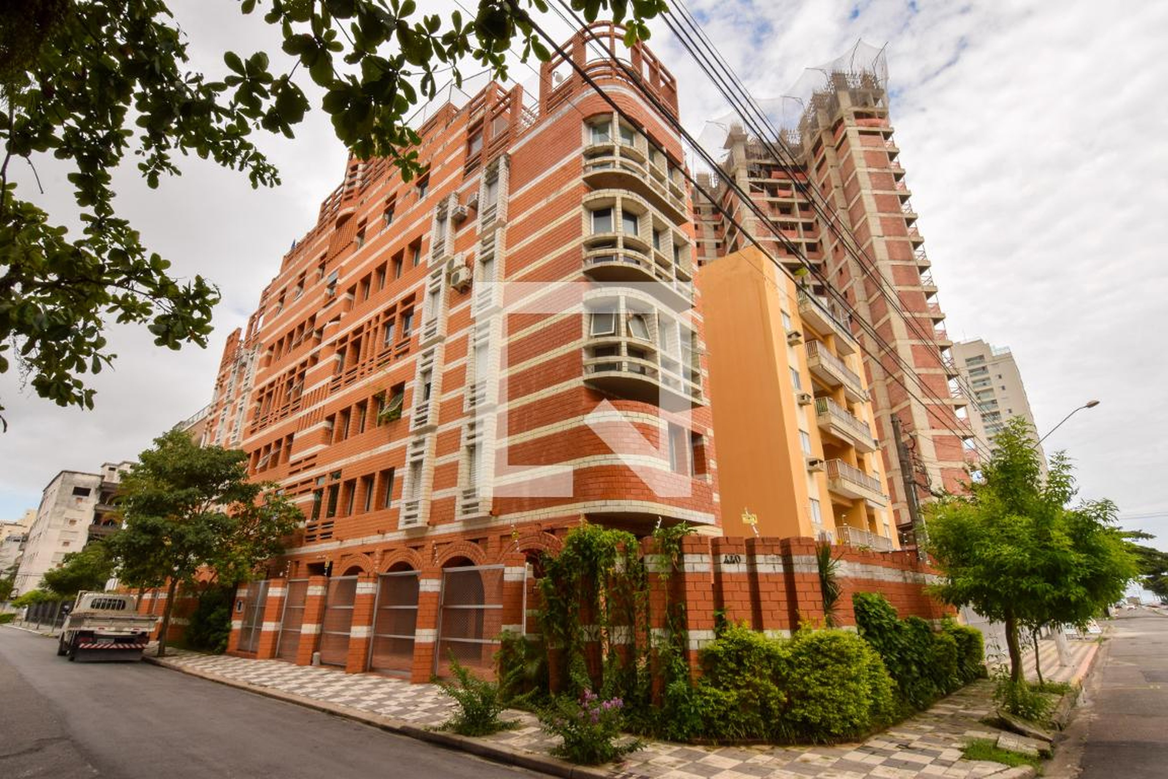 Fachada Condomínio em Avenida Abílio dos Santos Branco, 440