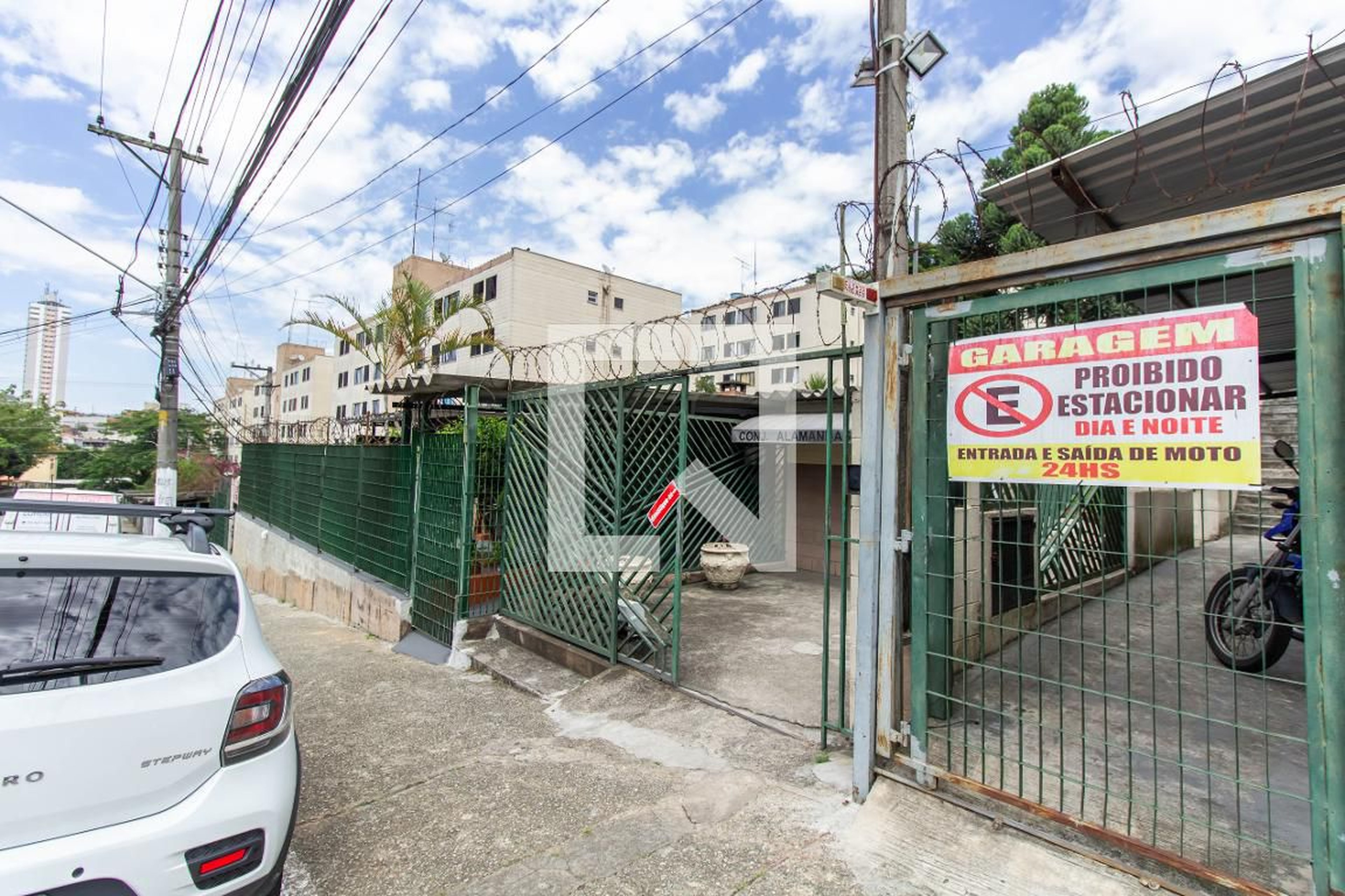 Fachada Condomínio em Rua Luiz Ferreira de Abreu, 167