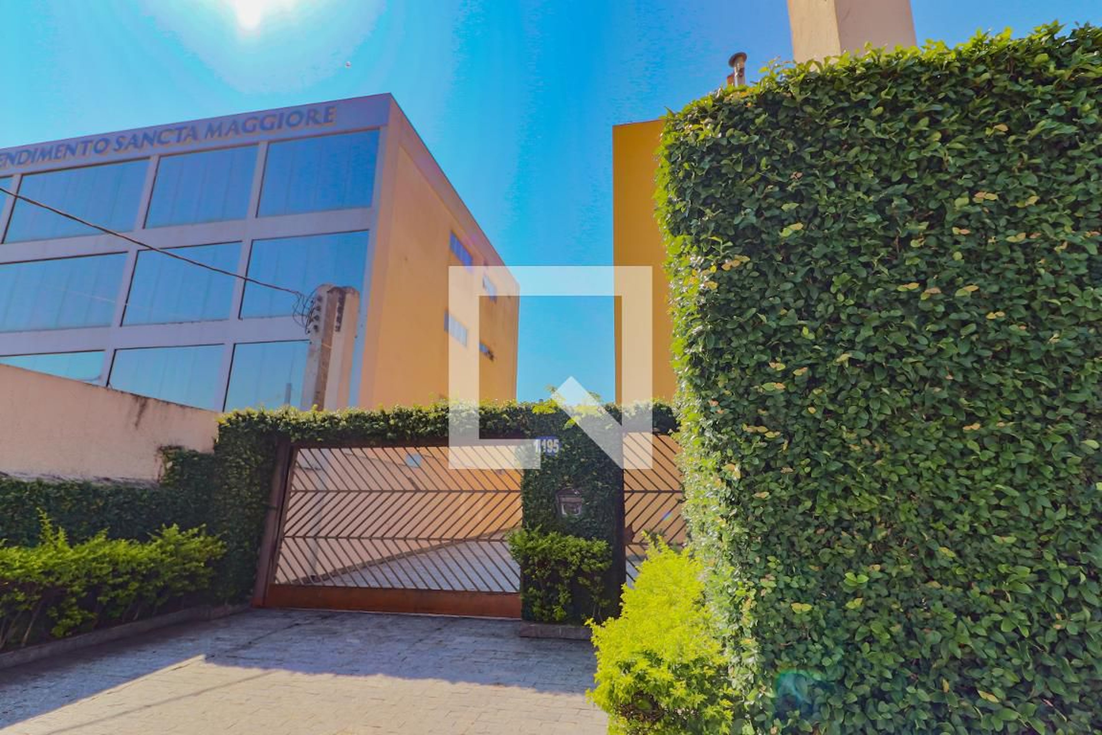 Fachada do Condomínio Edifício Guedala