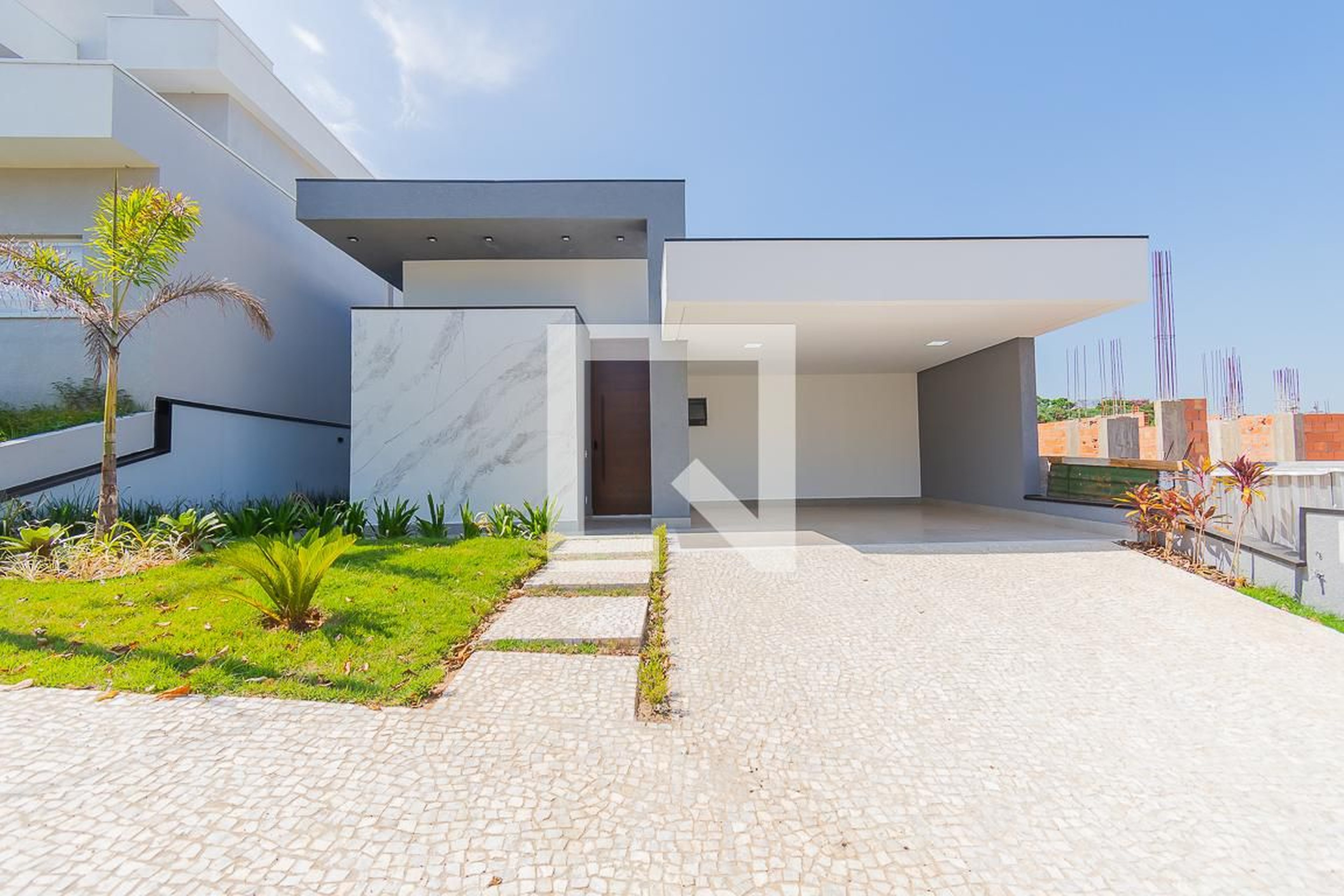 Fachada Condomínio em Rua Galessandro Accioni, 36