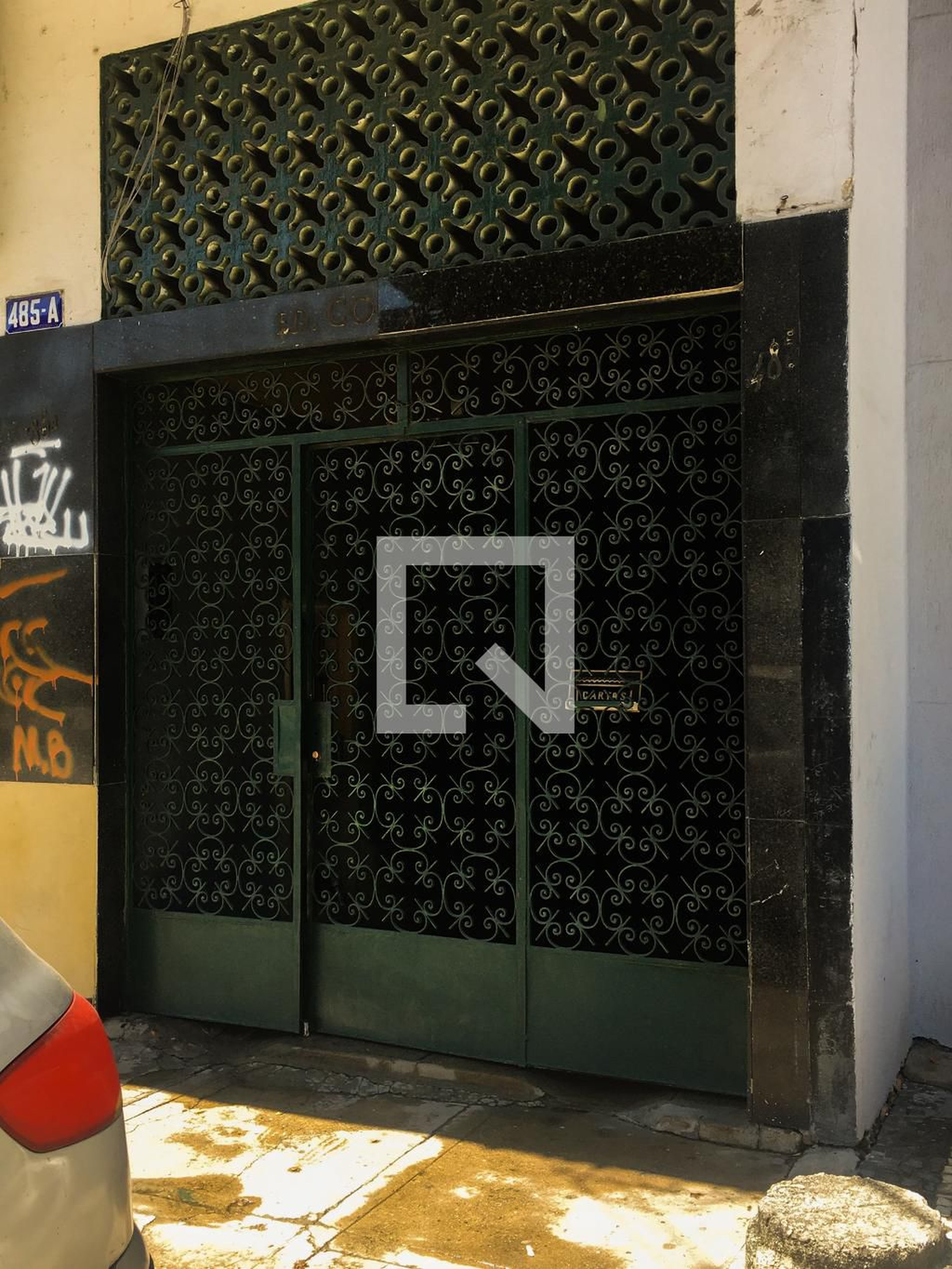 Fachada Condomínio em Rua Vinte e Quatro de Maio, 485