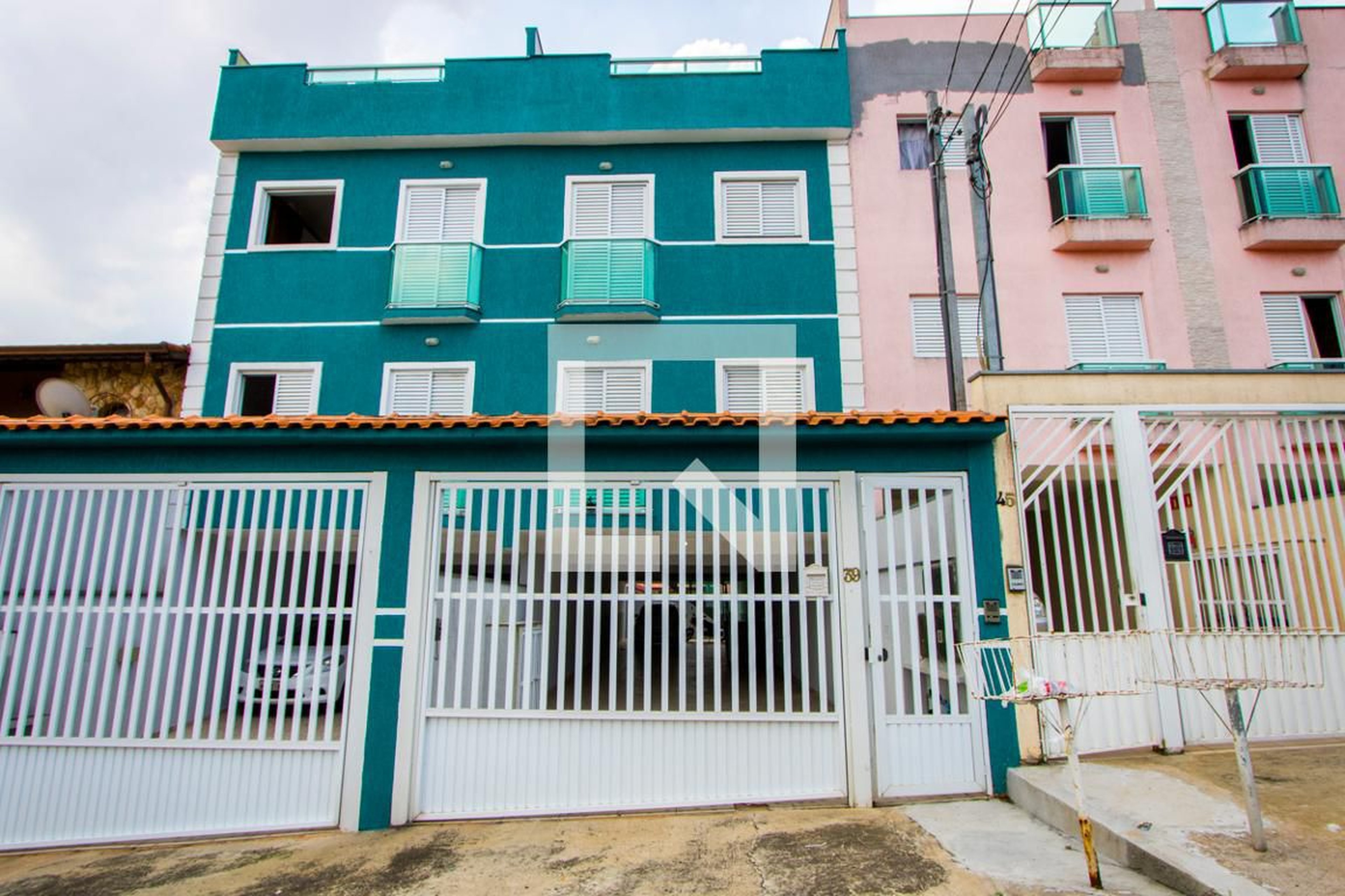 Fachada Condomínio em Rua Promissão, 39