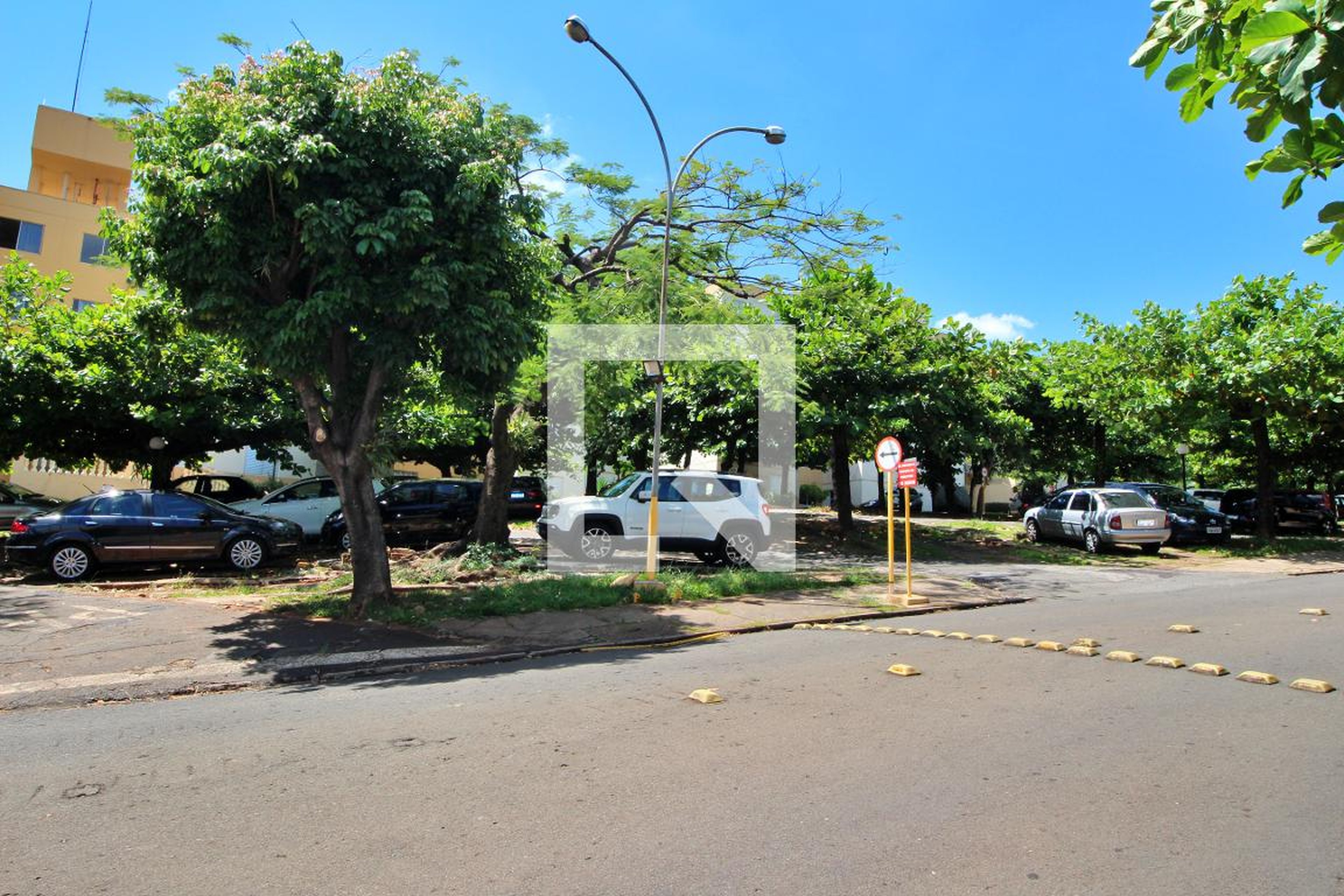 Estacionamento - Residencial Bandeirantes - Portaria A