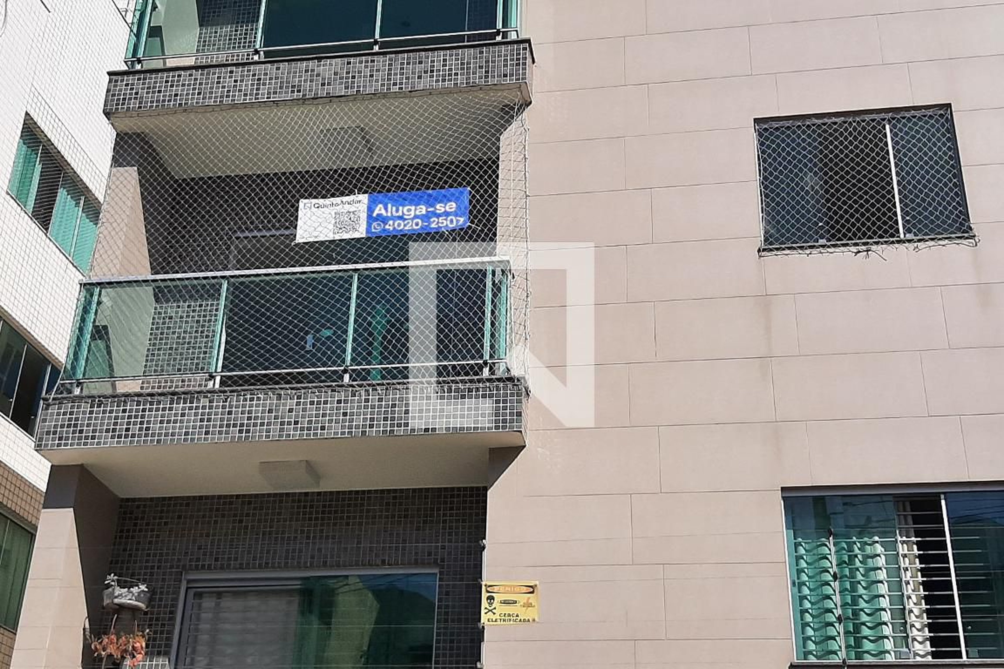 Fachada Condomínio em Rua Quintino Bocaiúva, 478