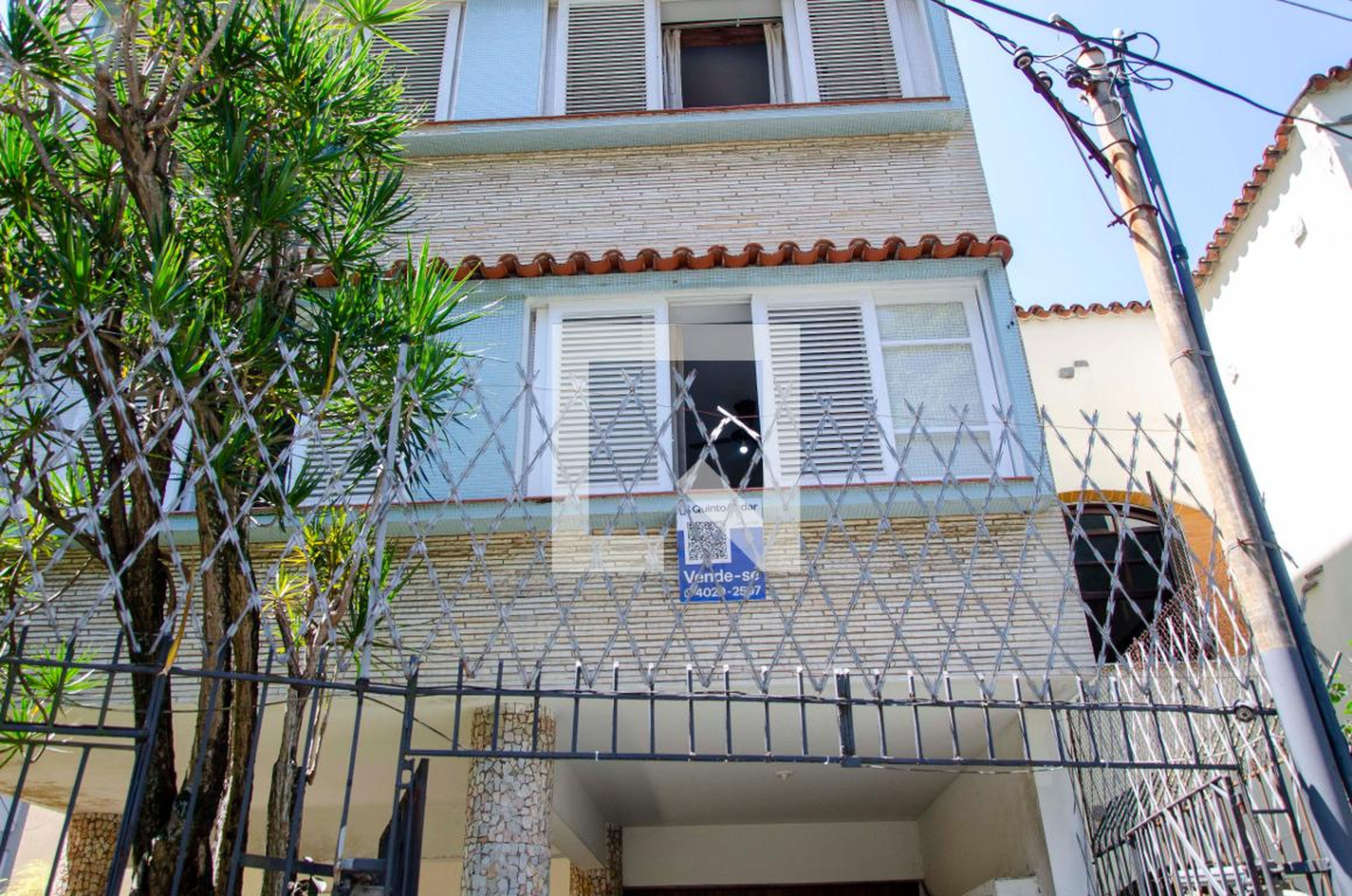 Fachada Condomínio em Rua Doutor João Coqueiro, 42