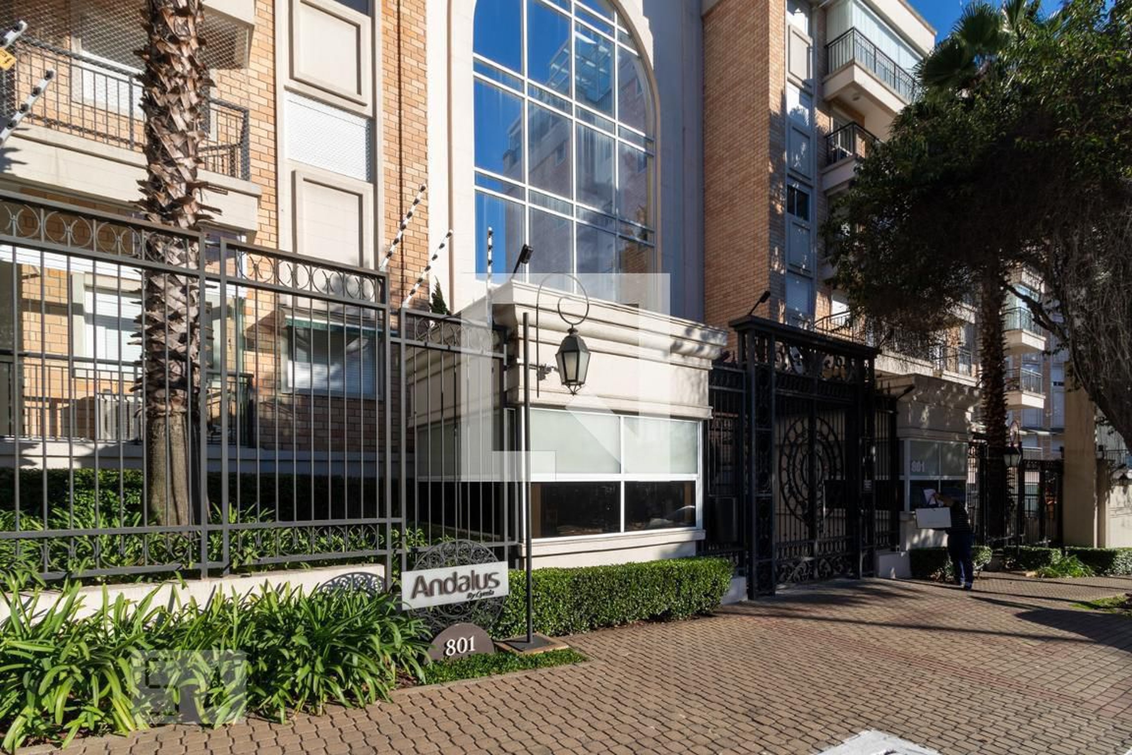 Fachada do Condomínio Condomínio Andalus