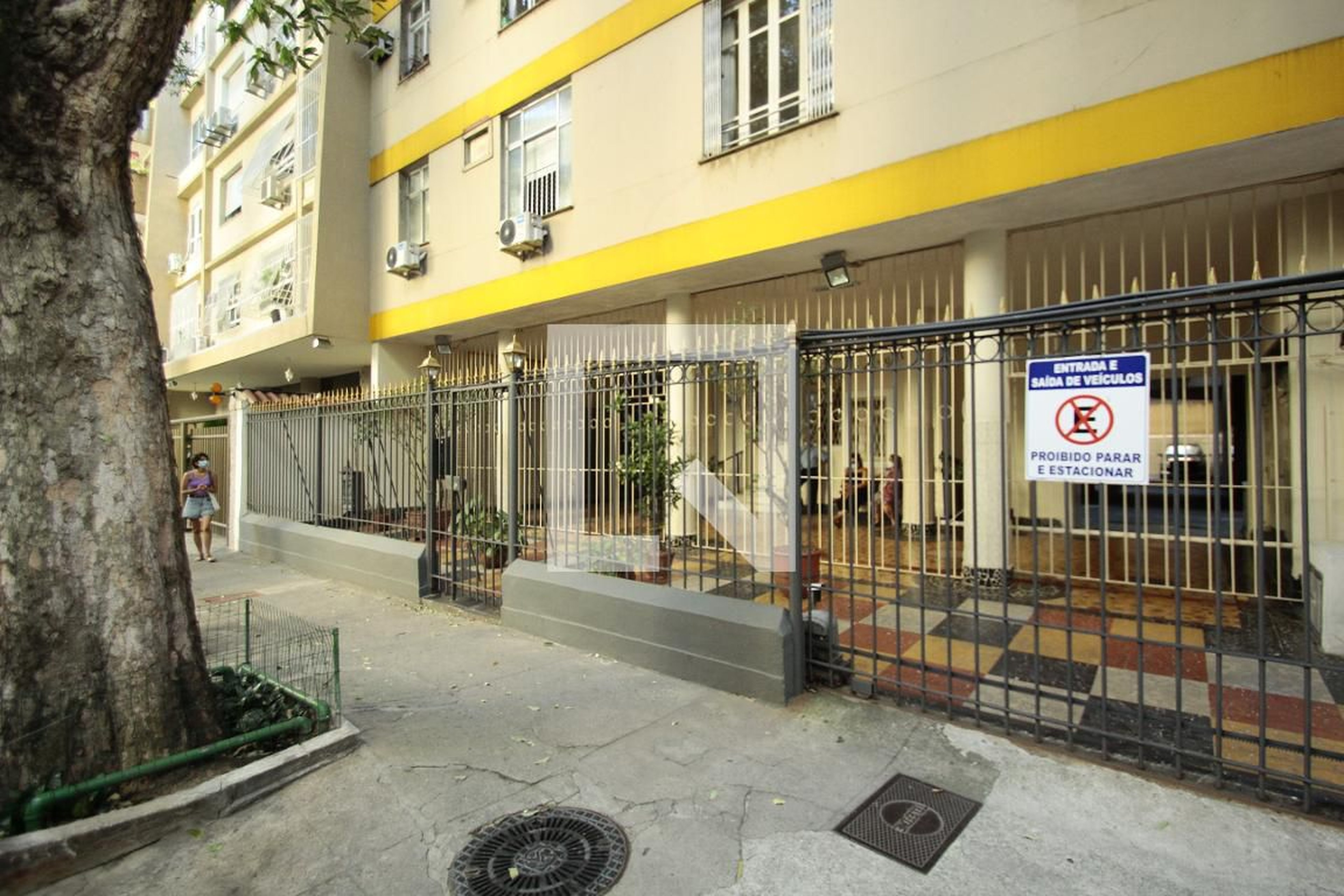 Entrada do Prédio - Edifício Petunia