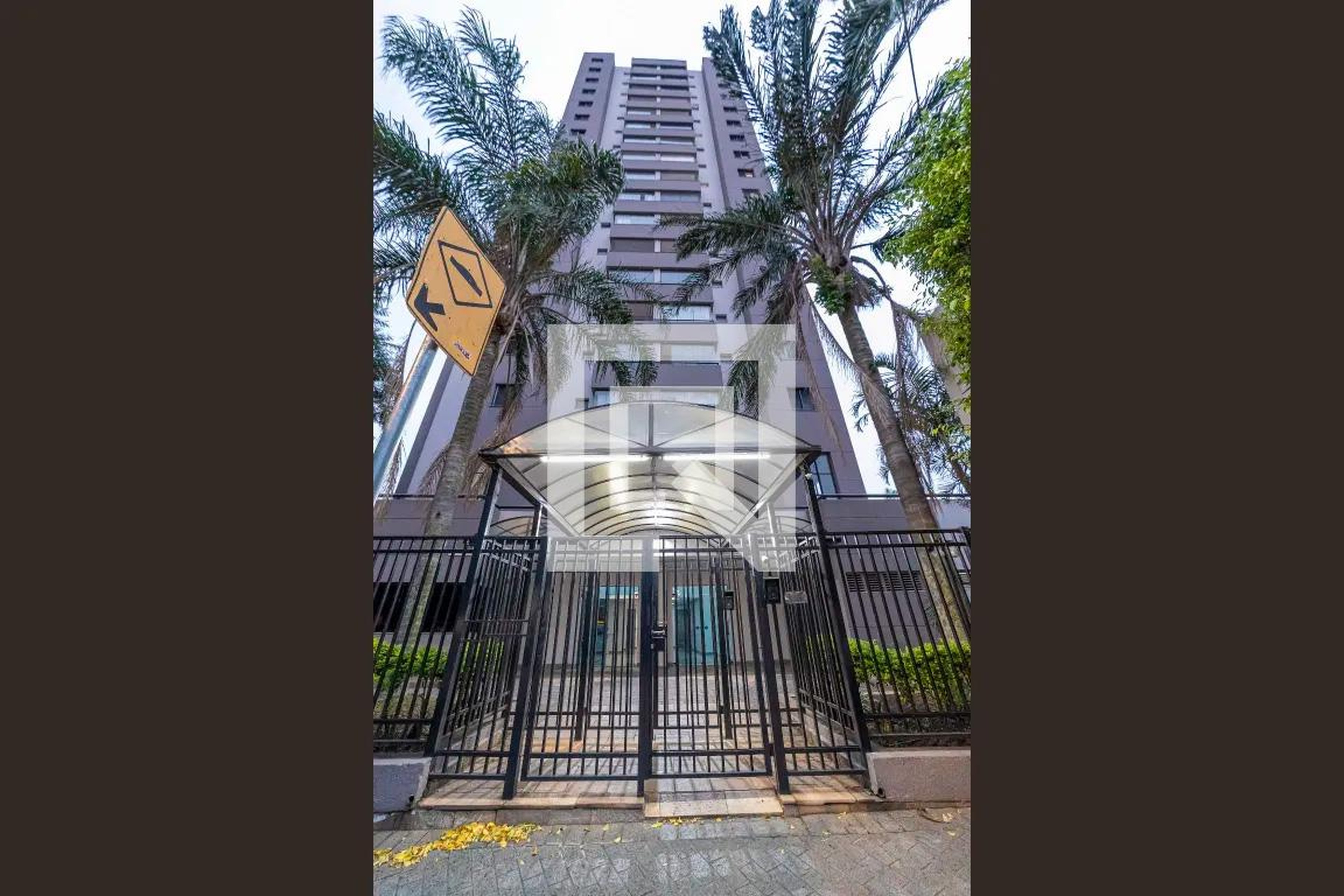 Fachada Residencial Enéas de Barros