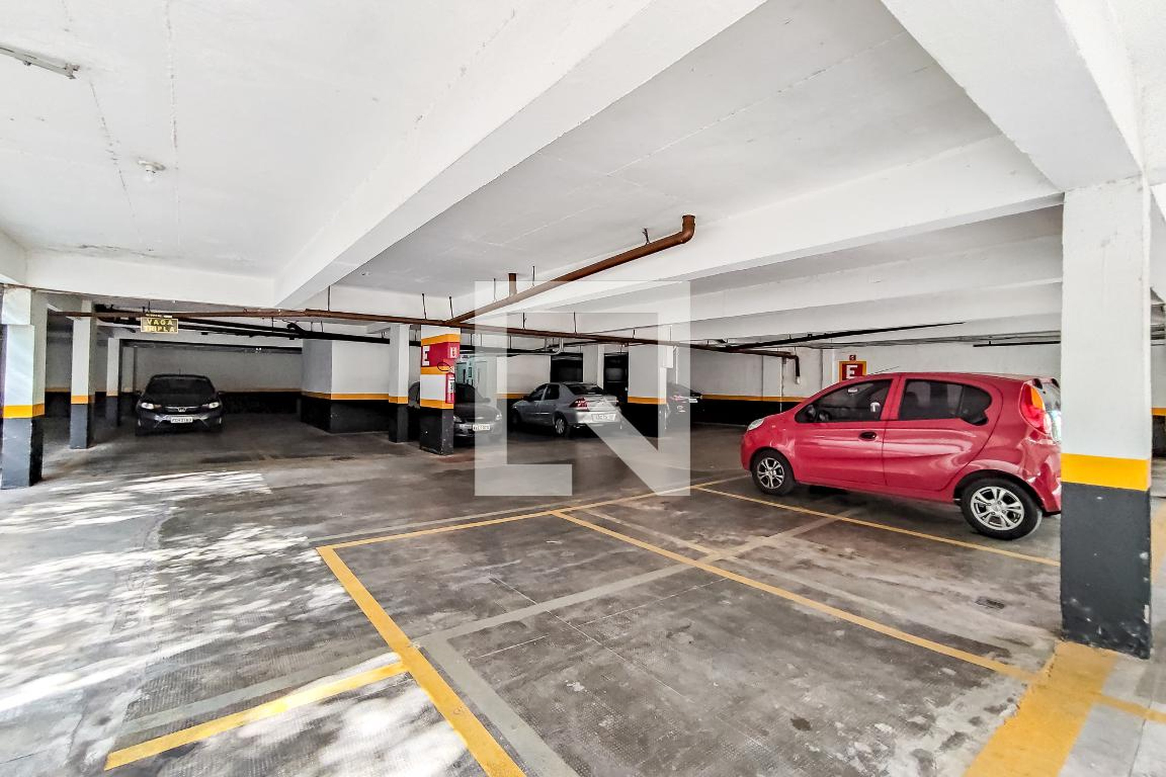 Estacionamento - Cristina Andréa Humberto
