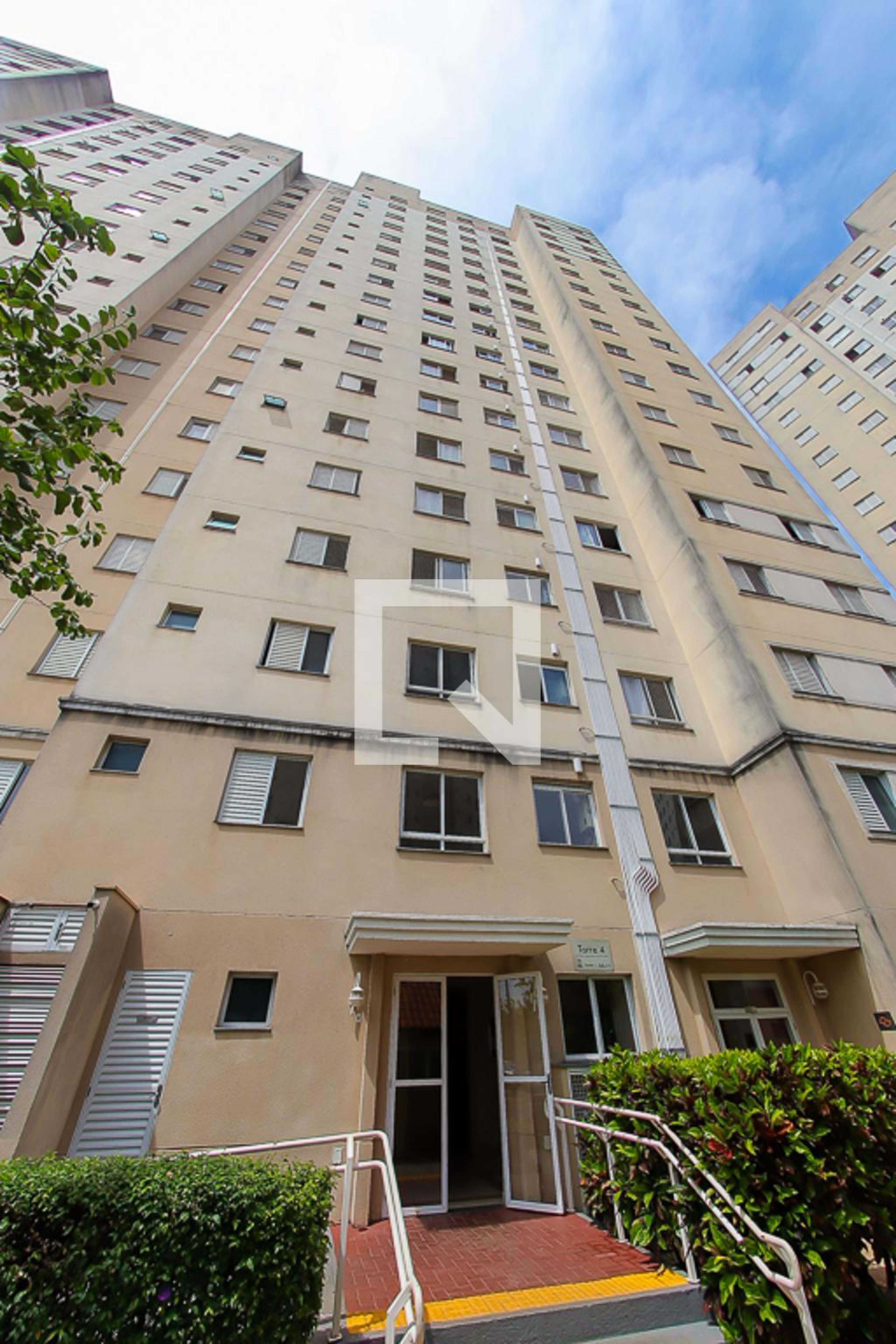 Fachada Condomínio em Rua Ana Soares Barcelos, 164