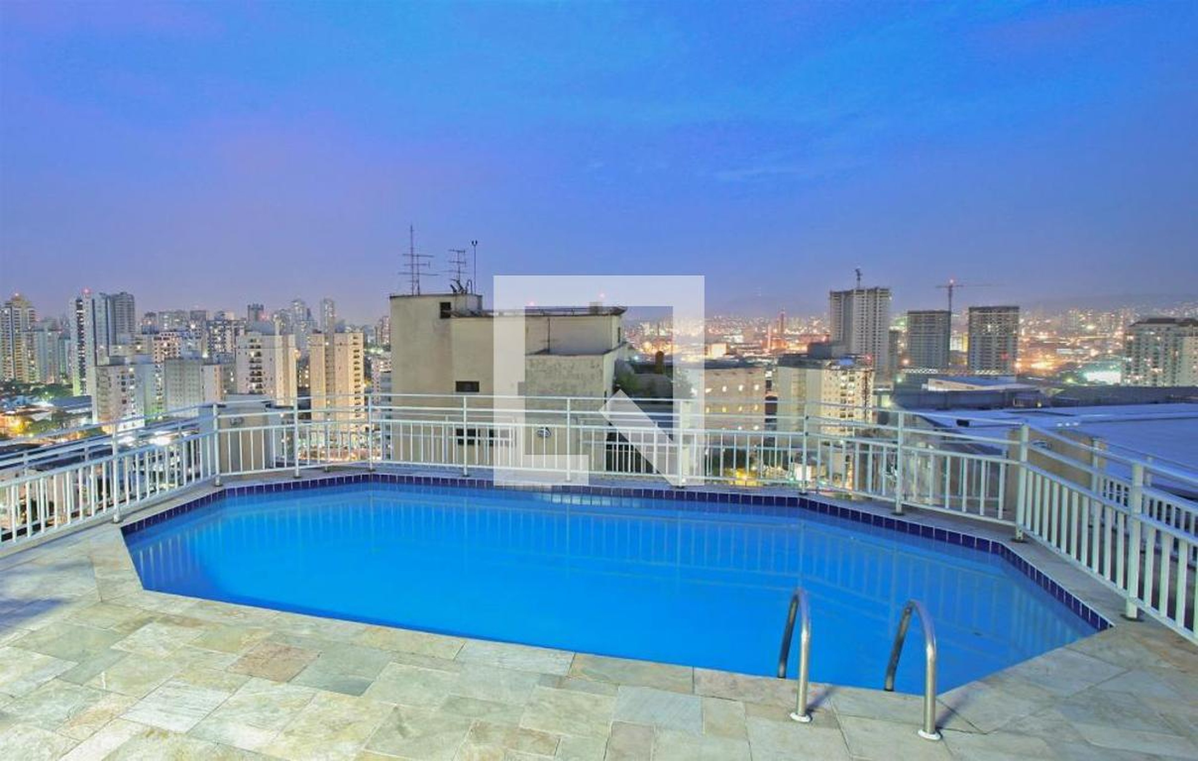 Piscina - Edifício American Loft