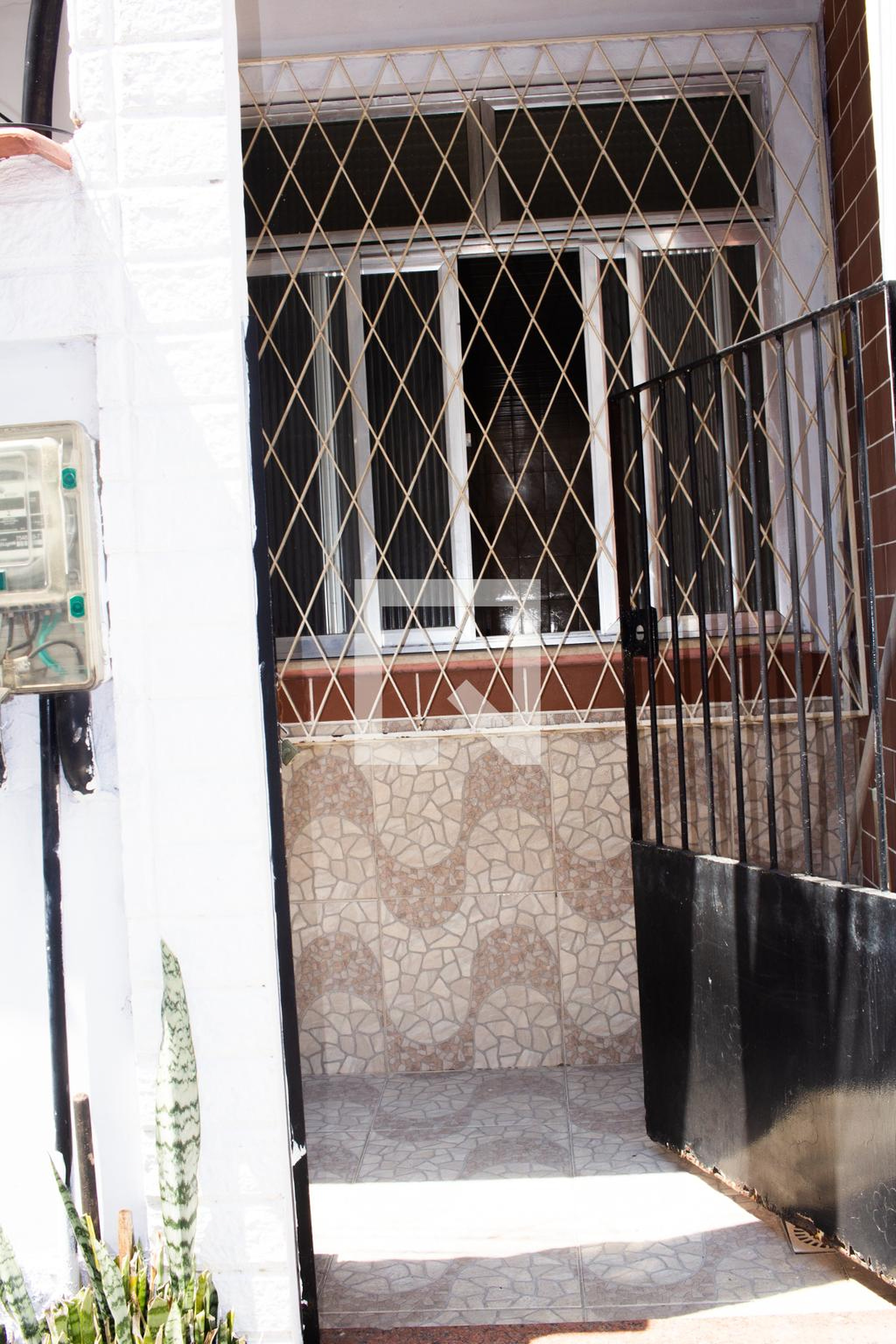 Fachada do Condomínio Condomínio em Rua Henrique Boiteux, 182