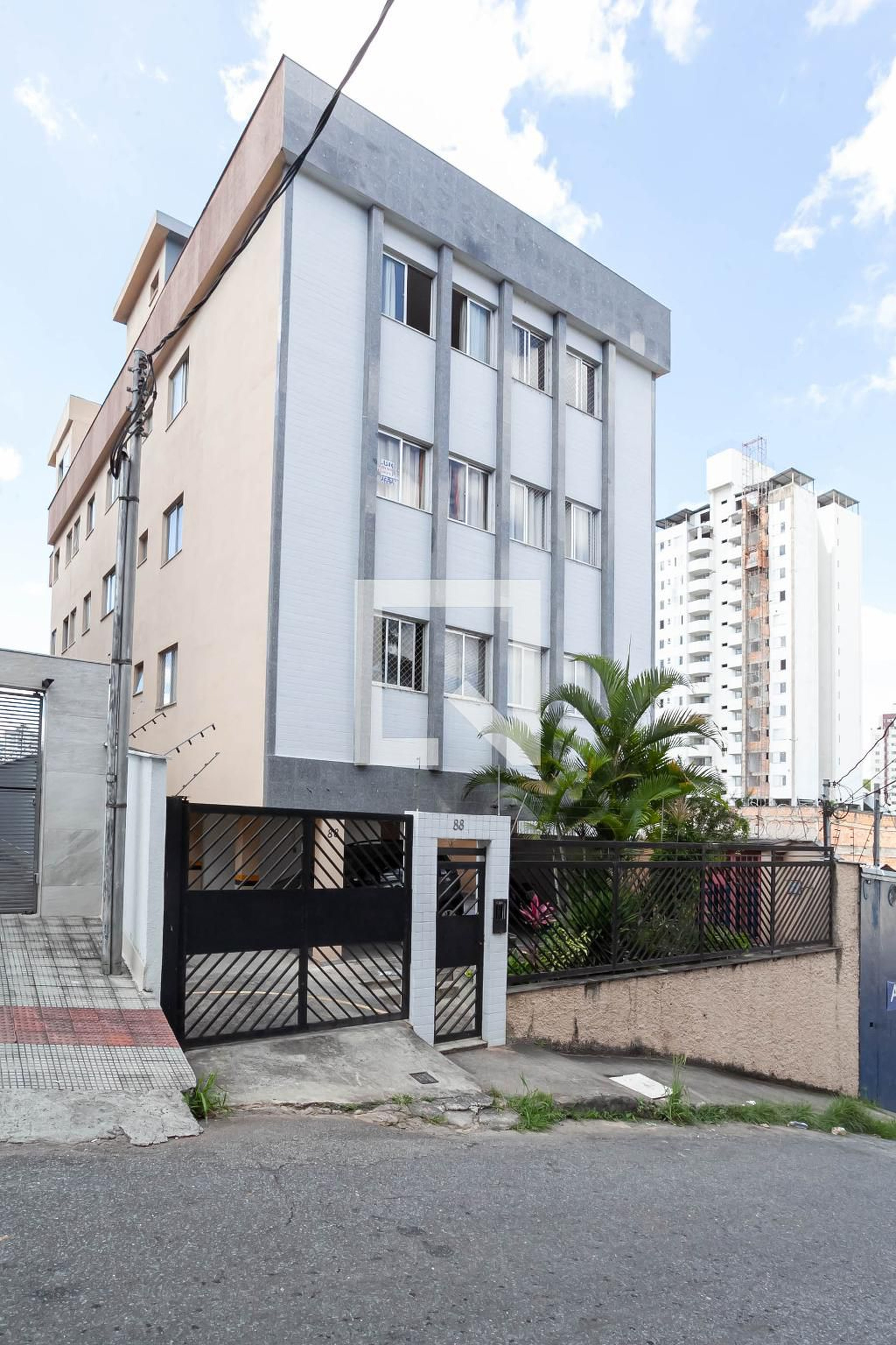Fachada do prédio Condomínio em Rua Corumbá, 88