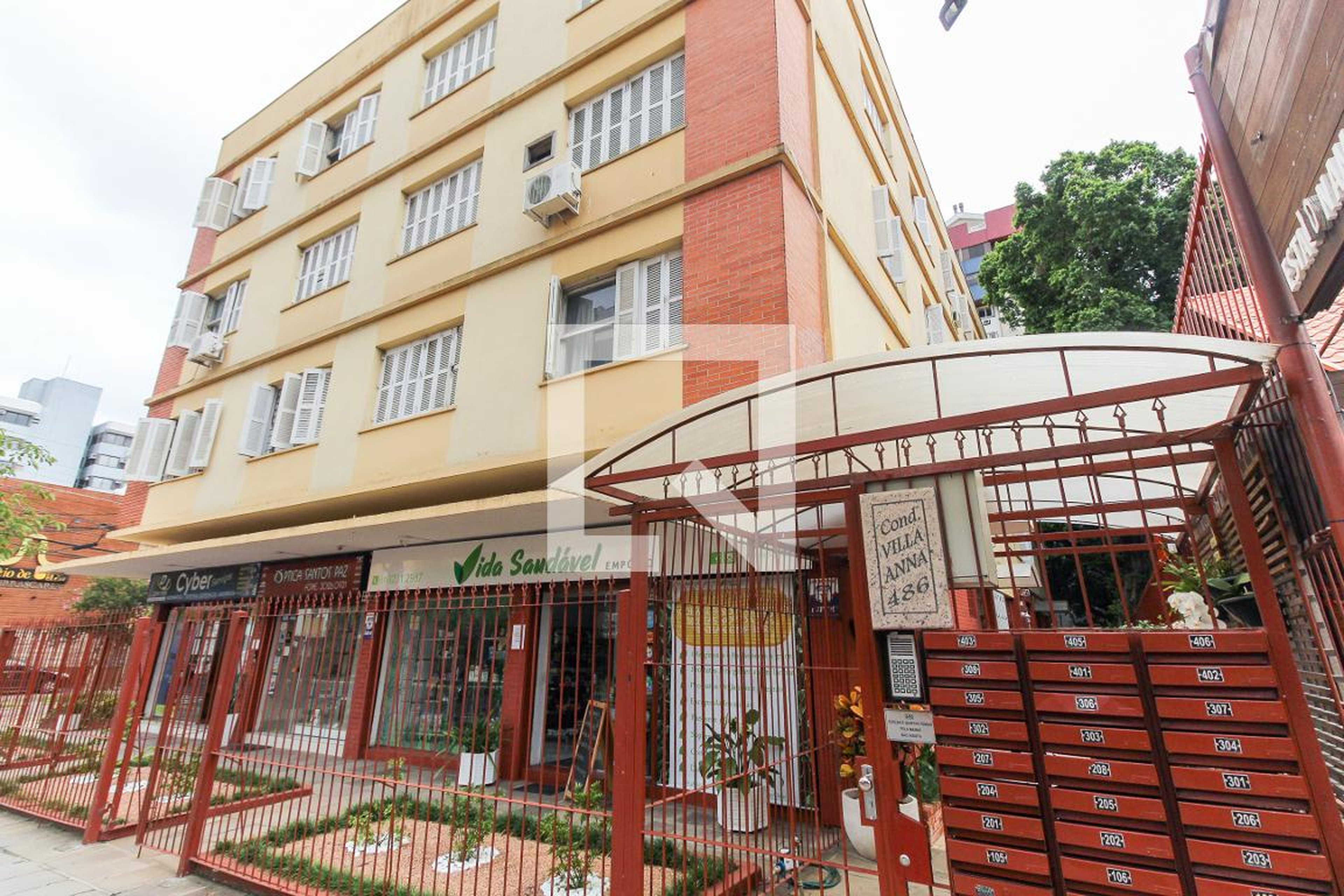 Fachada Condomínio em Rua José de Alencar, 486