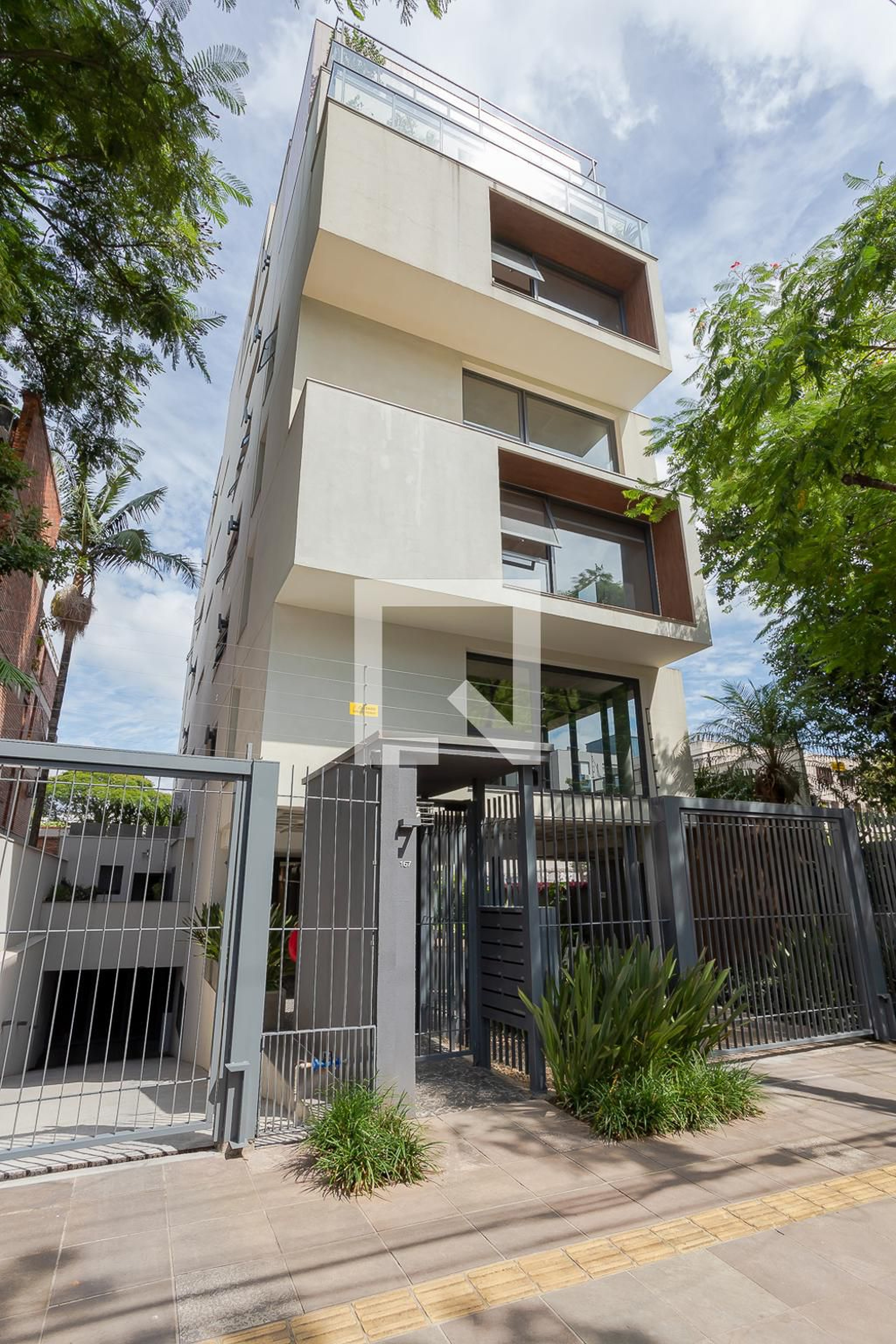 Fachada do Prédio Condomínio em Avenida Lageado, 167