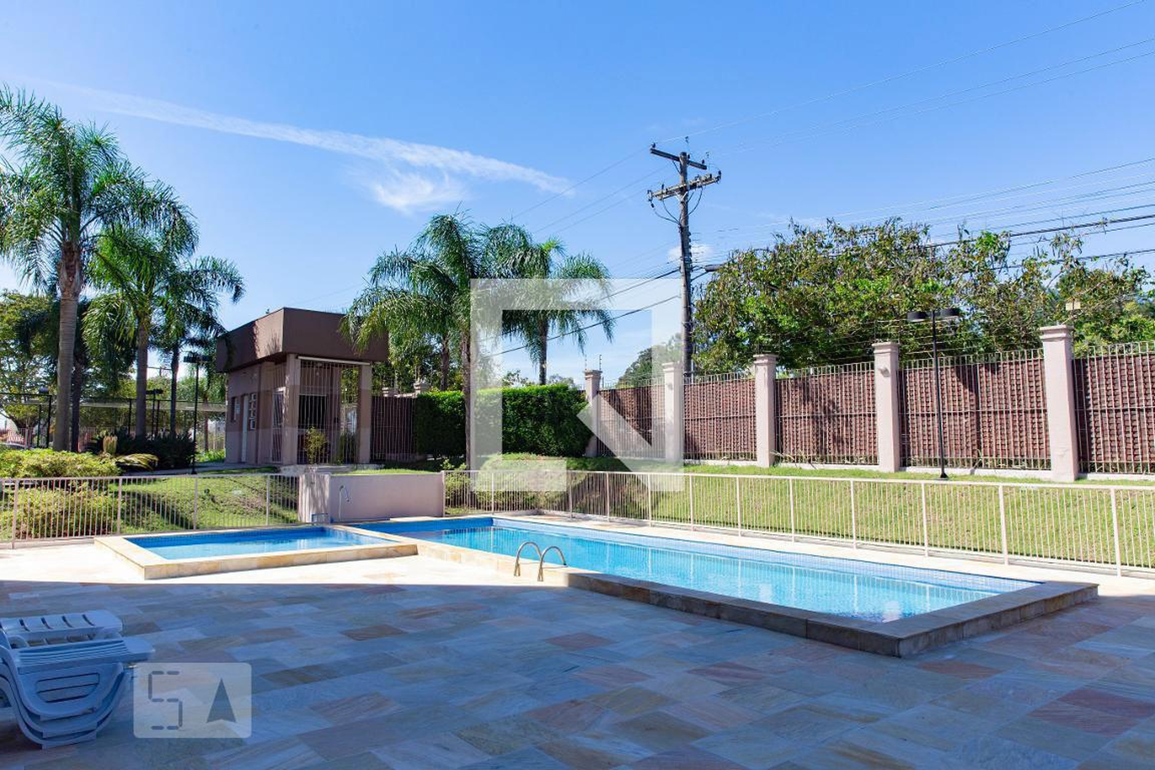 PISCINA - Edifício Residencial Ampla