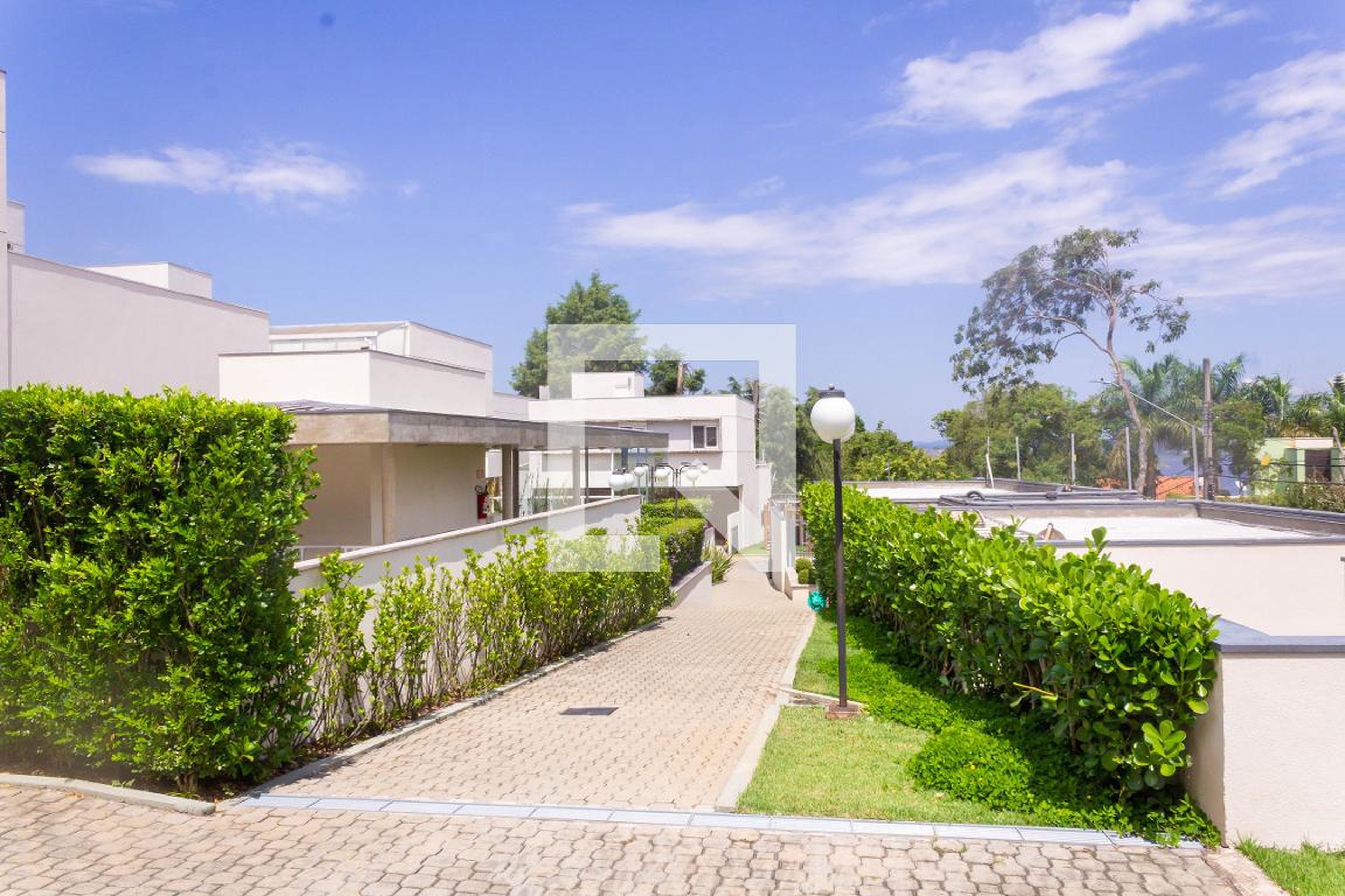 Condomínio - Residencial Vila Lagos