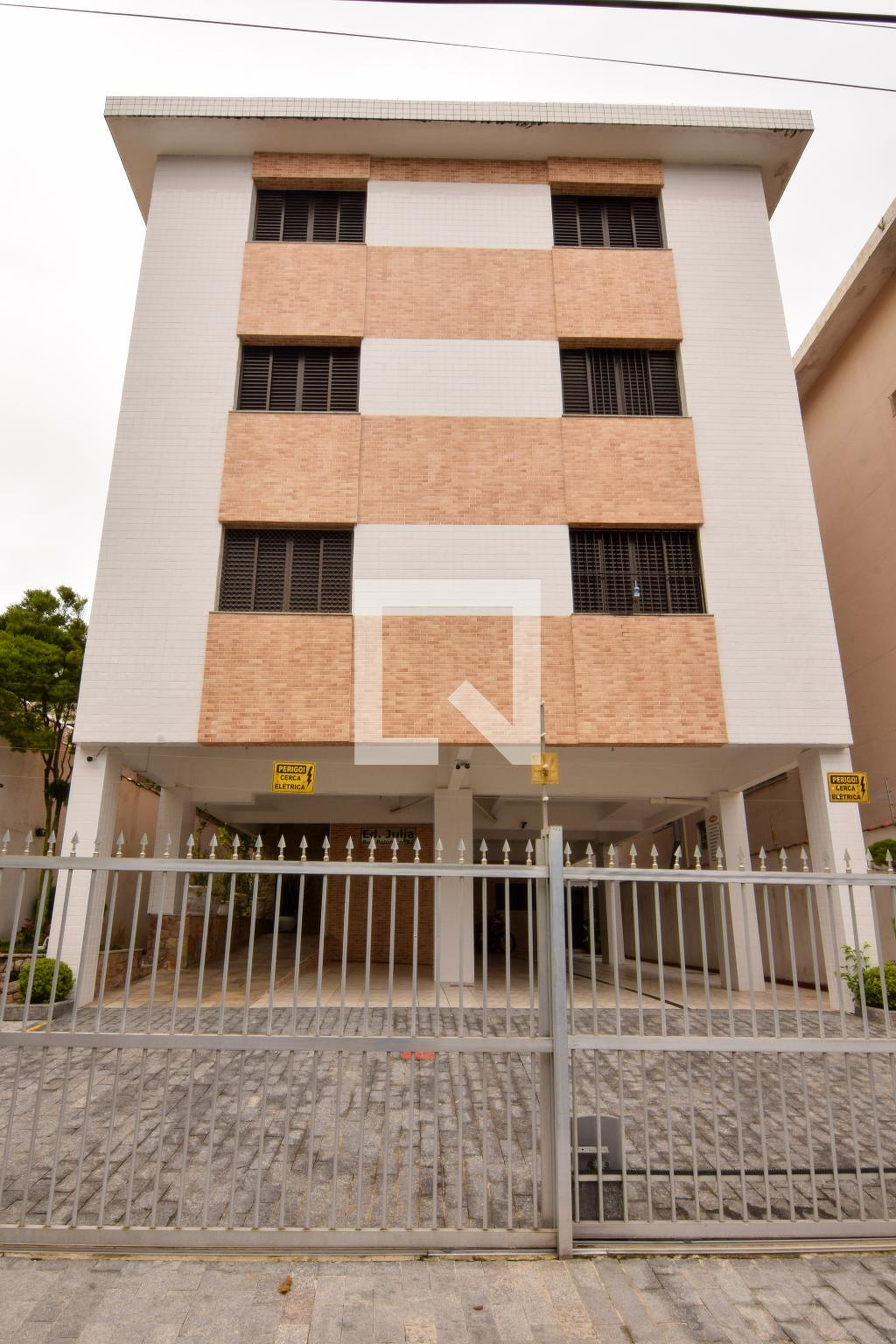 Fachada Condomínio em Rua Poloni, 53